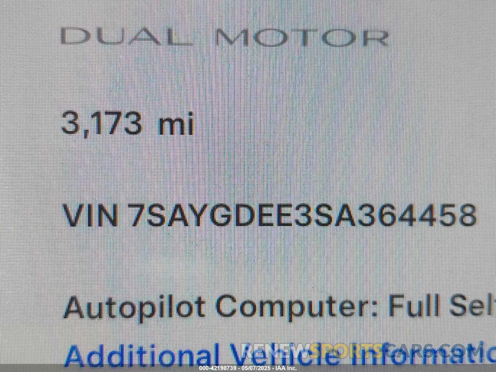 9 Photograph of a damaged car 7SAYGDEE3SA364458 TESLA MODEL Y 2025
