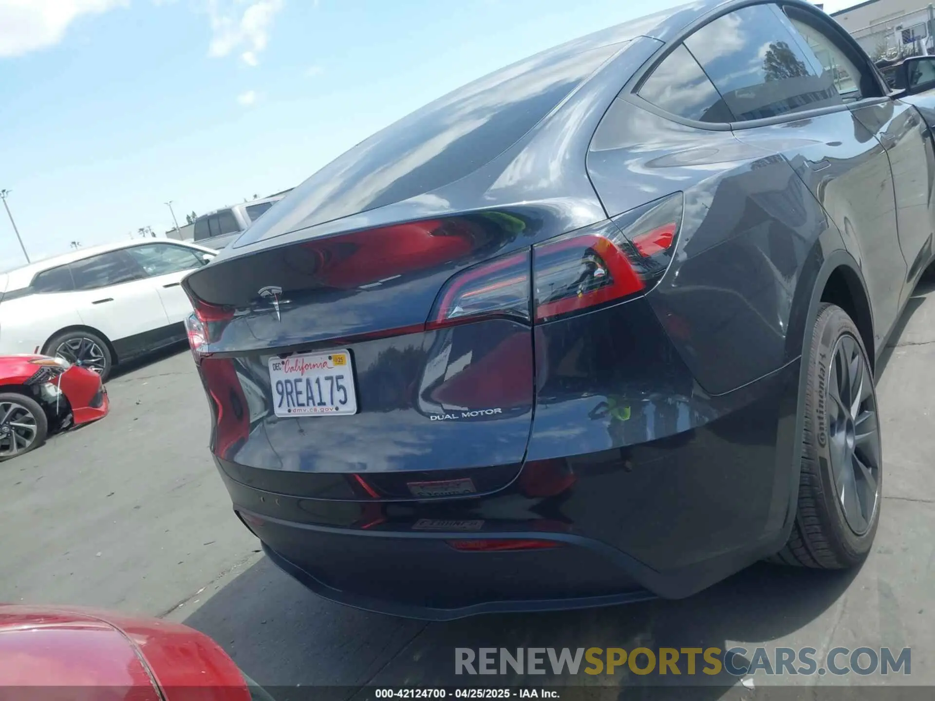 16 Photograph of a damaged car 7SAYGDEE3SF241486 TESLA MODEL Y 2025