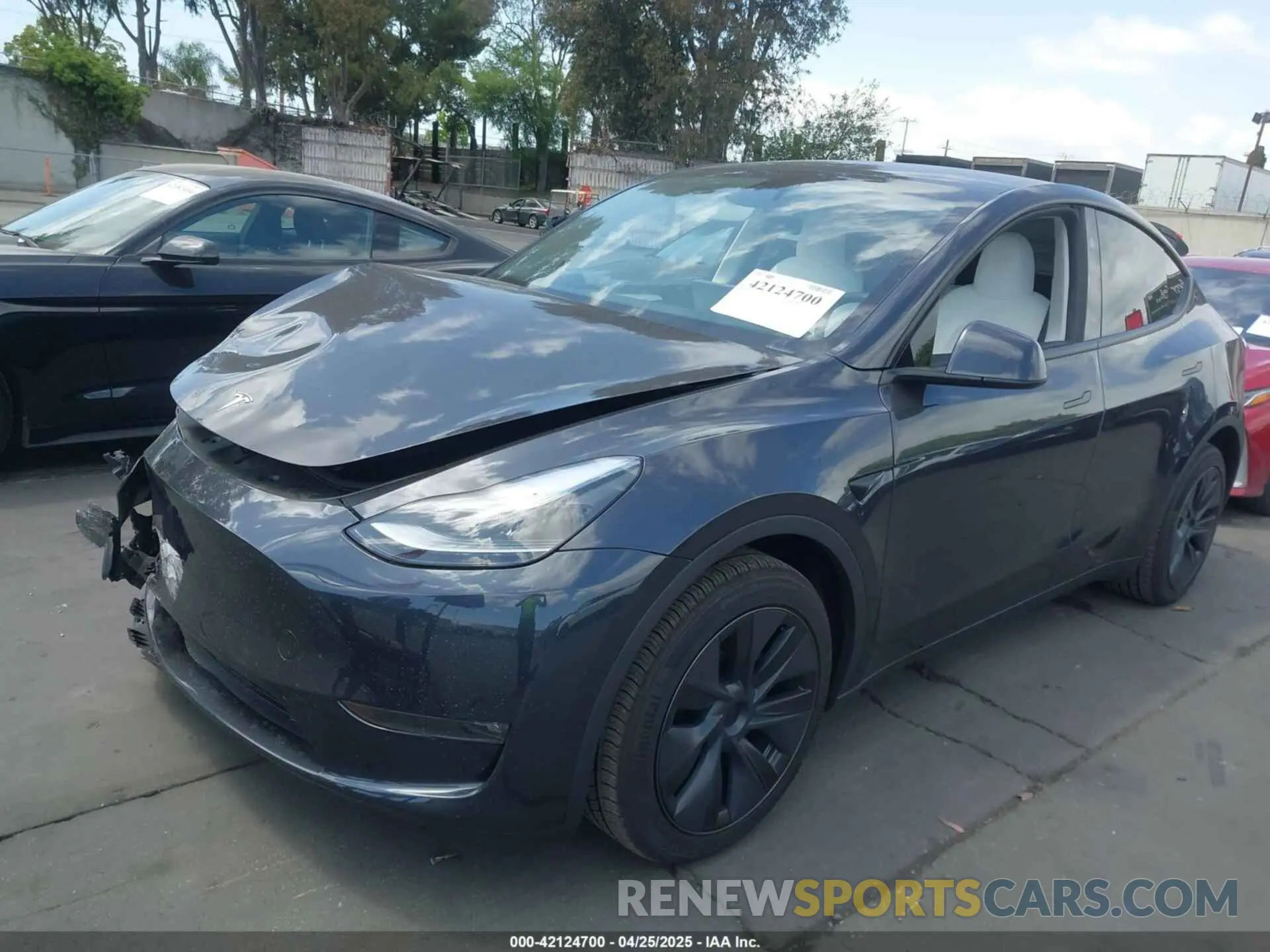2 Photograph of a damaged car 7SAYGDEE3SF241486 TESLA MODEL Y 2025