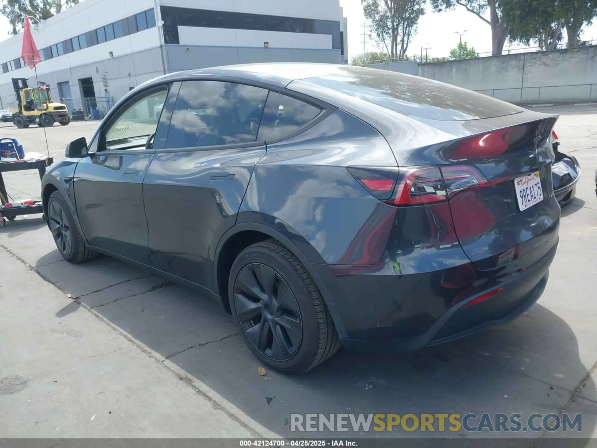 3 Photograph of a damaged car 7SAYGDEE3SF241486 TESLA MODEL Y 2025