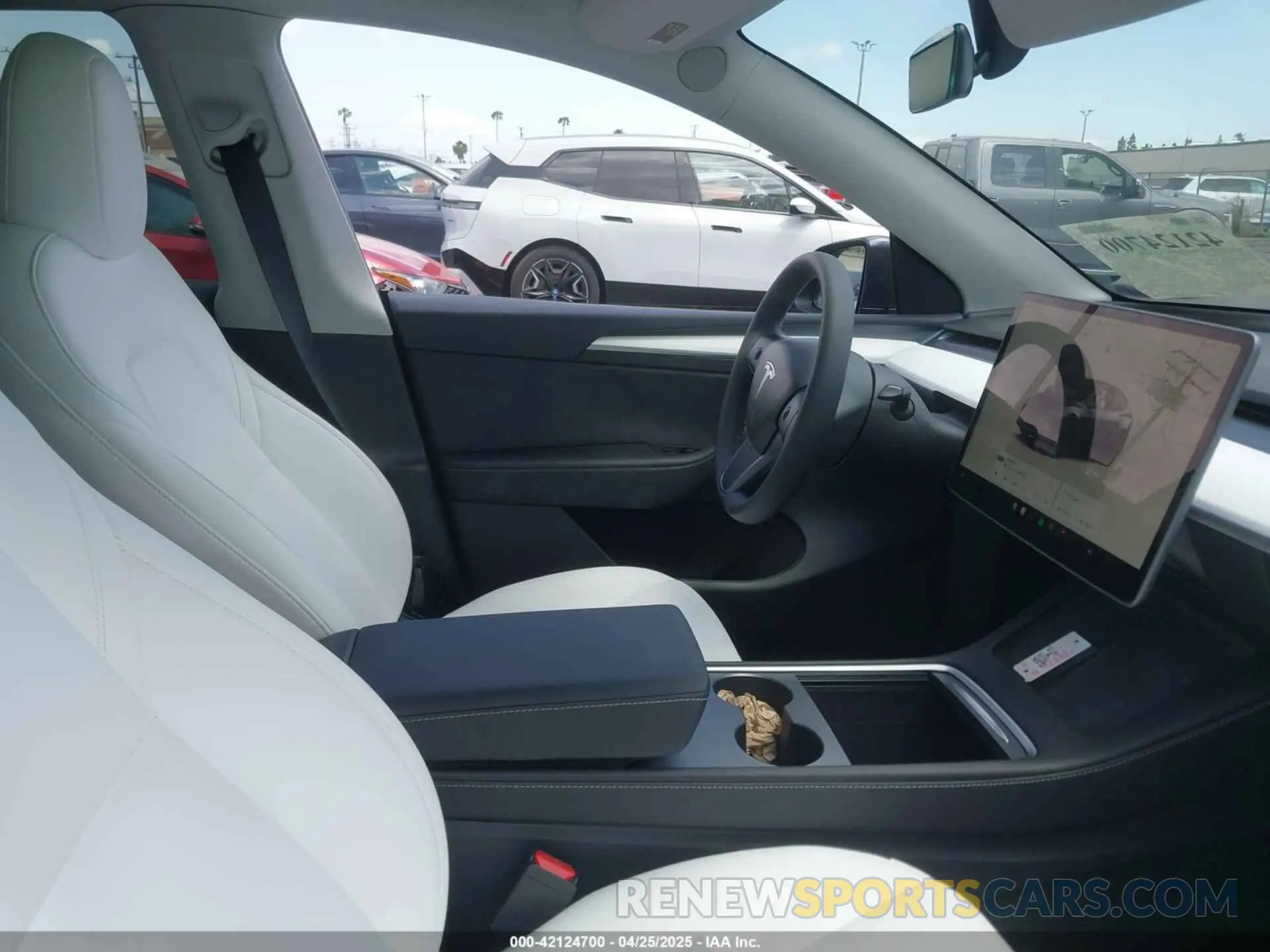 5 Photograph of a damaged car 7SAYGDEE3SF241486 TESLA MODEL Y 2025