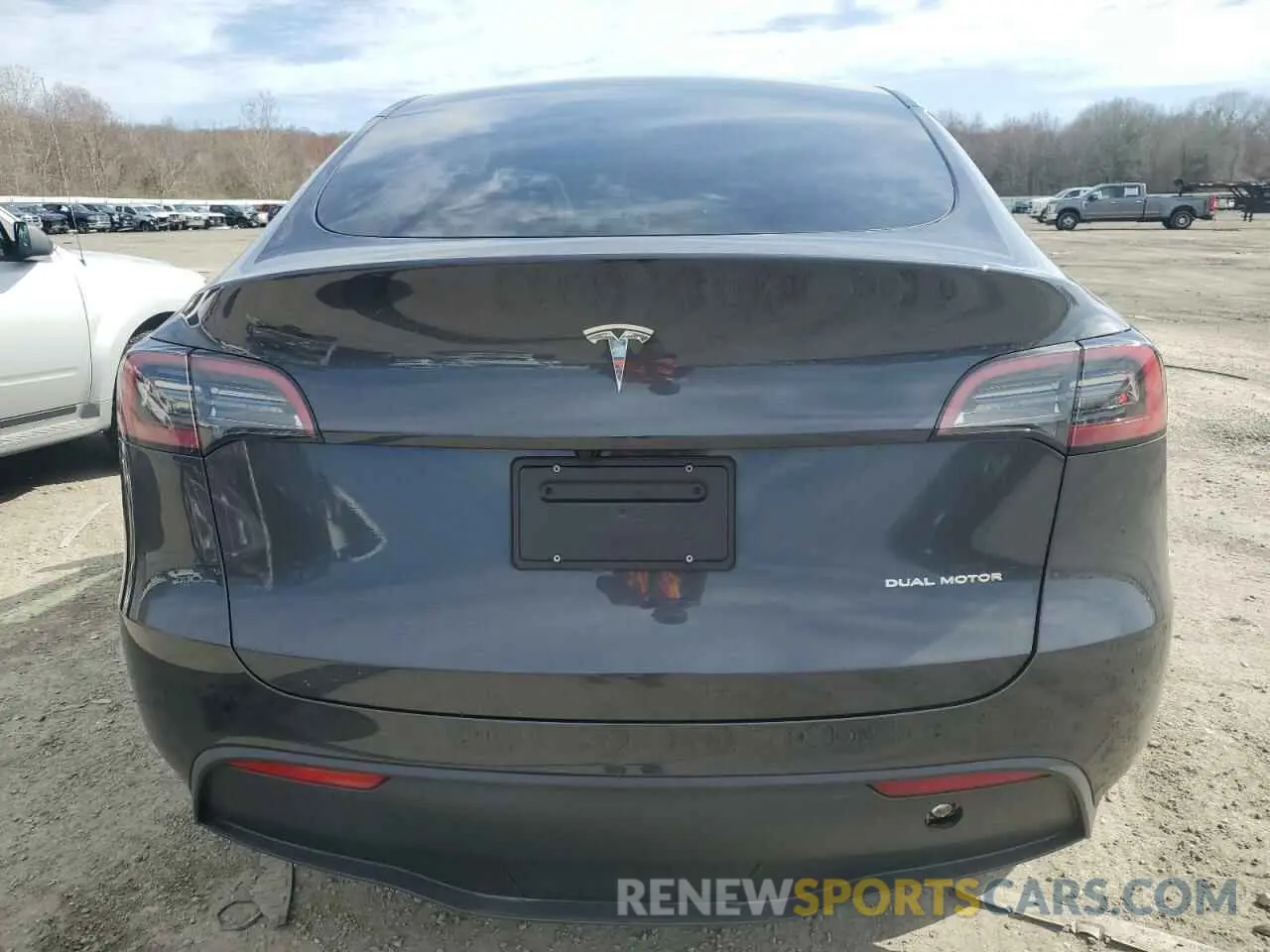 6 Photograph of a damaged car 7SAYGDEE3SF304750 TESLA MODEL Y 2025