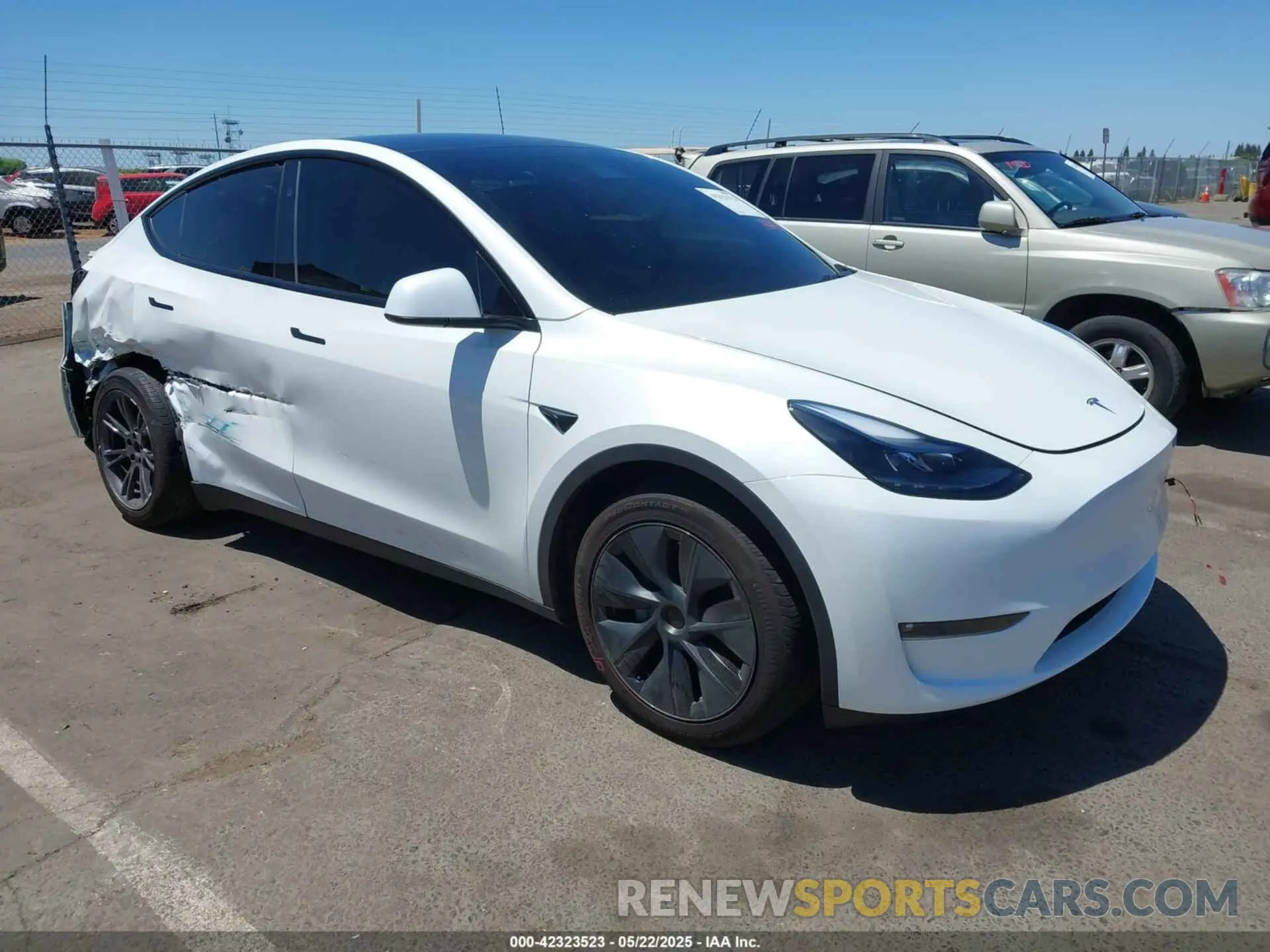 1 Фотография поврежденного автомобиля 7SAYGDEE4SF302702 TESLA MODEL Y 2025