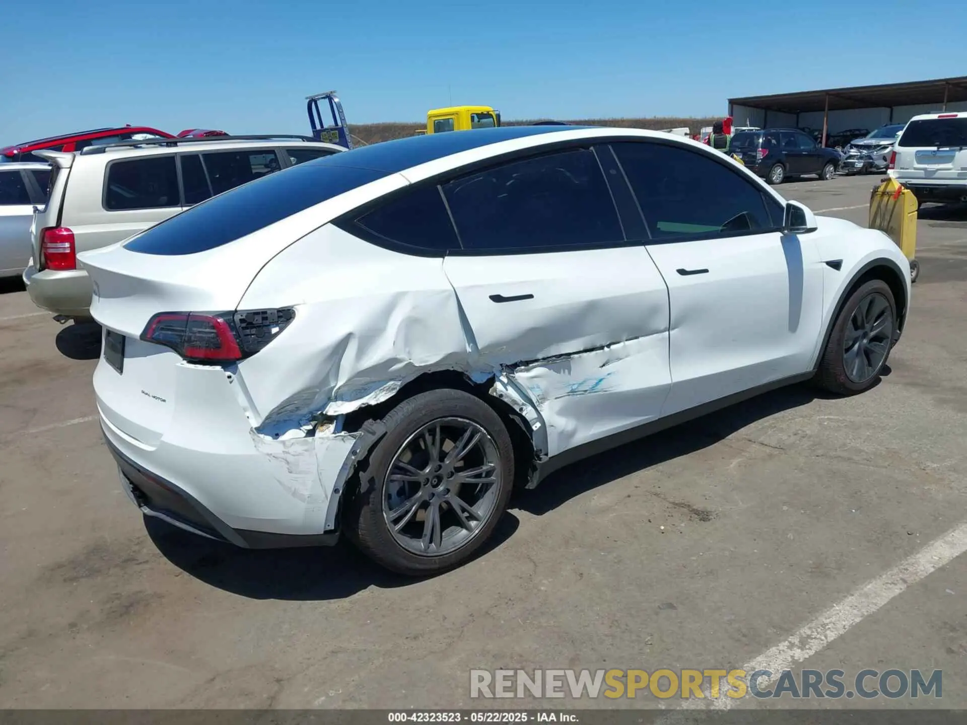 4 Фотография поврежденного автомобиля 7SAYGDEE4SF302702 TESLA MODEL Y 2025