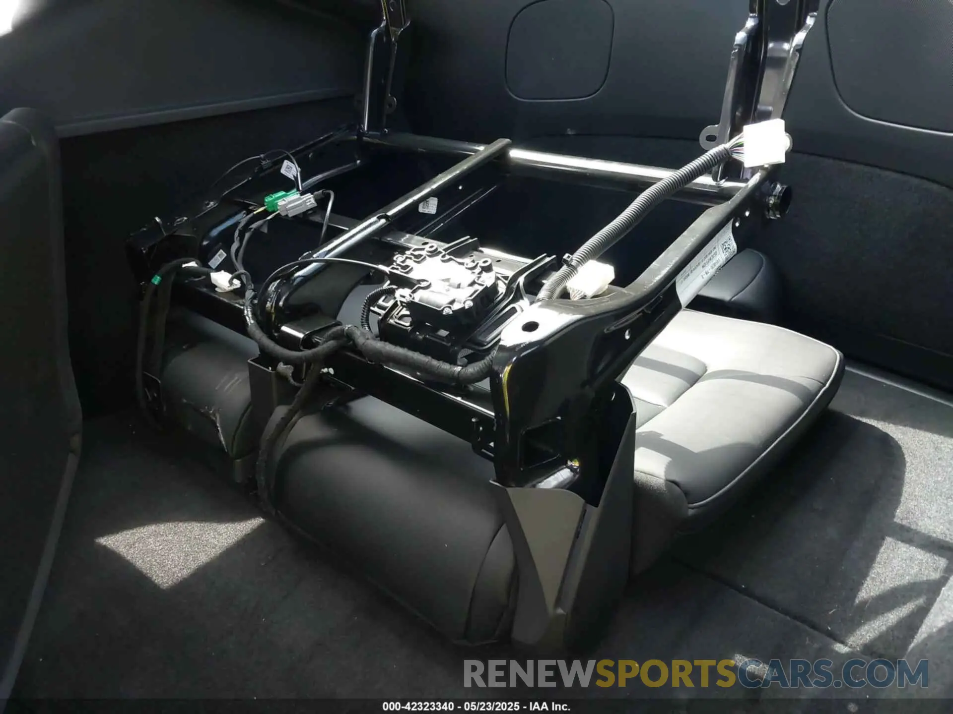 12 Photograph of a damaged car 7SAYGDEE5SA339710 TESLA MODEL Y 2025