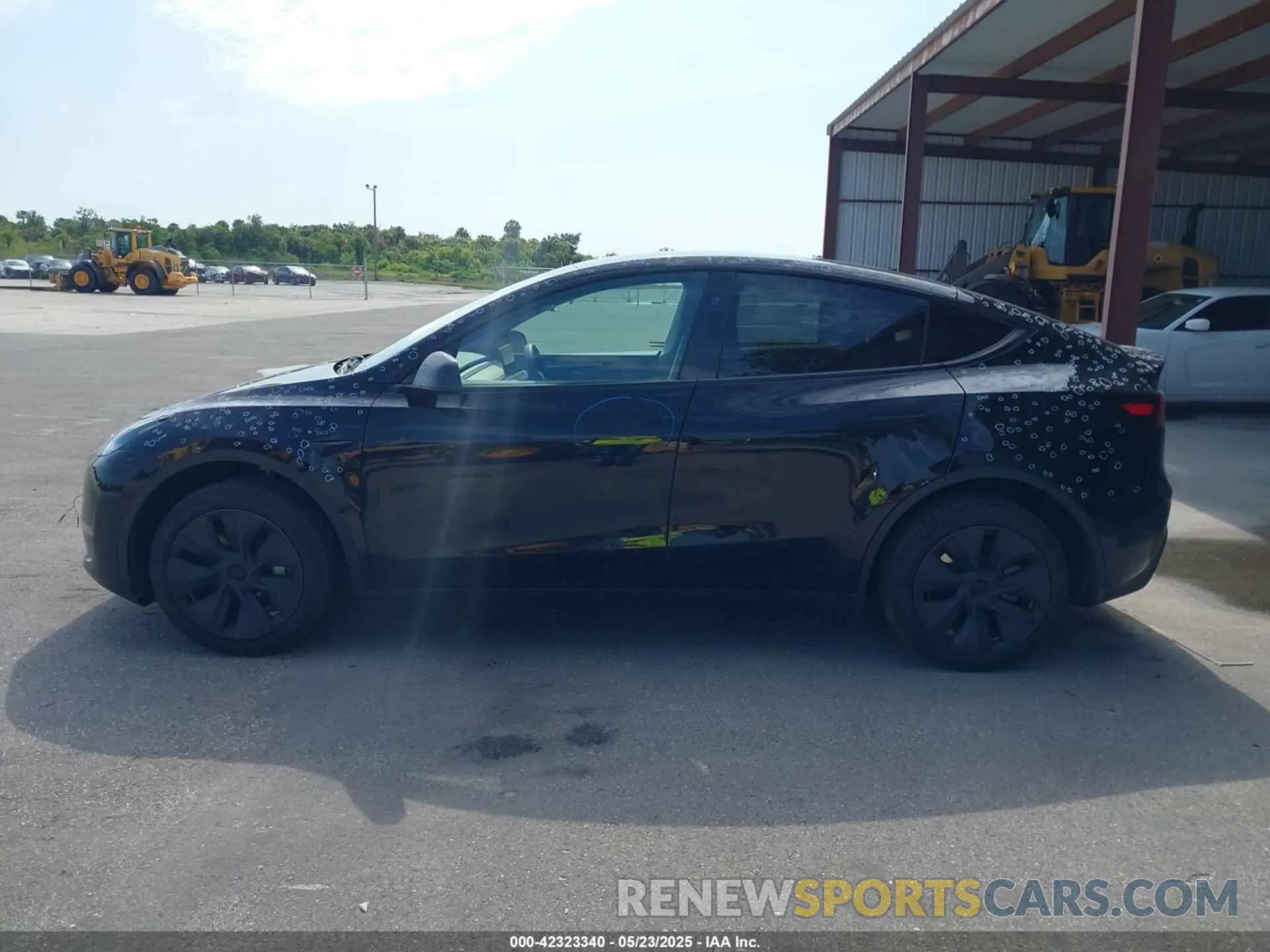 15 Photograph of a damaged car 7SAYGDEE5SA339710 TESLA MODEL Y 2025