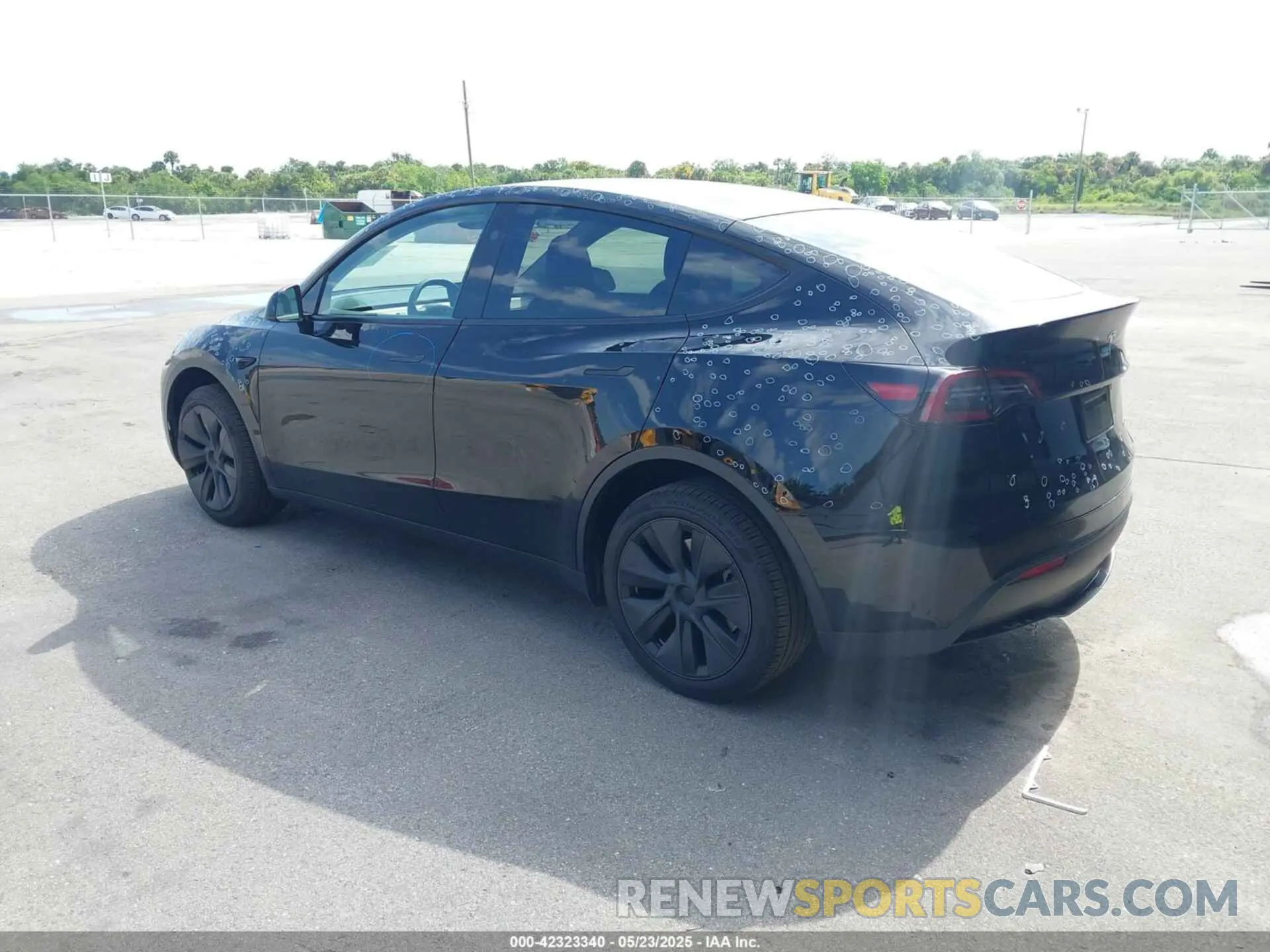 3 Photograph of a damaged car 7SAYGDEE5SA339710 TESLA MODEL Y 2025