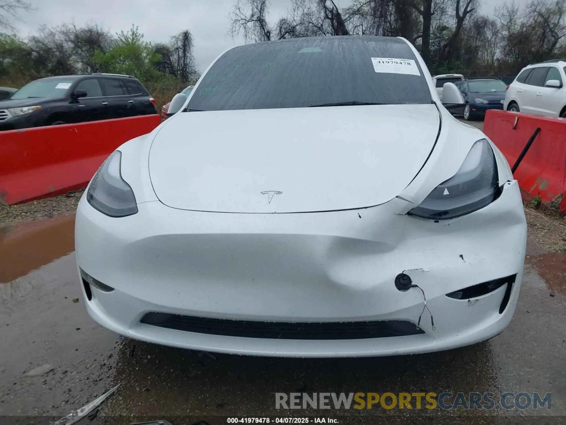12 Фотография поврежденного автомобиля 7SAYGDEE5SA355888 TESLA MODEL Y 2025