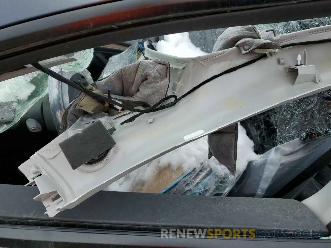 7 Photograph of a damaged car 7SAYGDEE5SF303938 TESLA MODEL Y 2025