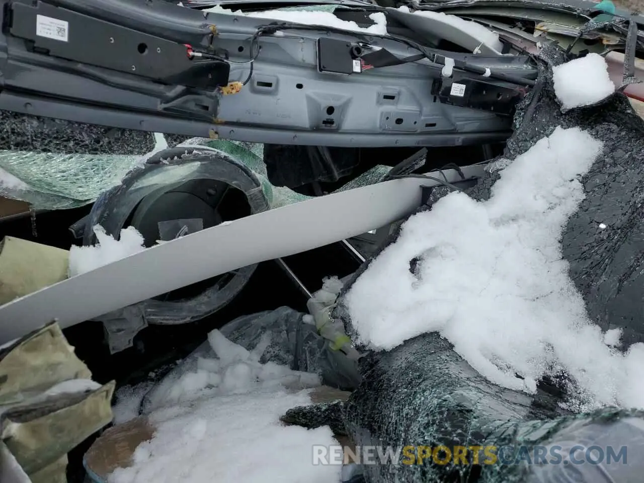 8 Photograph of a damaged car 7SAYGDEE5SF303938 TESLA MODEL Y 2025