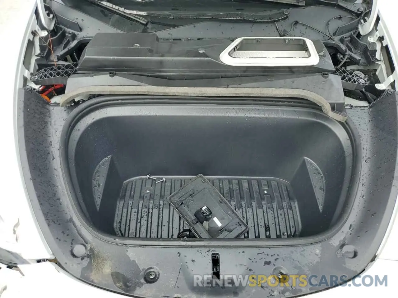 11 Photograph of a damaged car 7SAYGDEE6SA340655 TESLA MODEL Y 2025