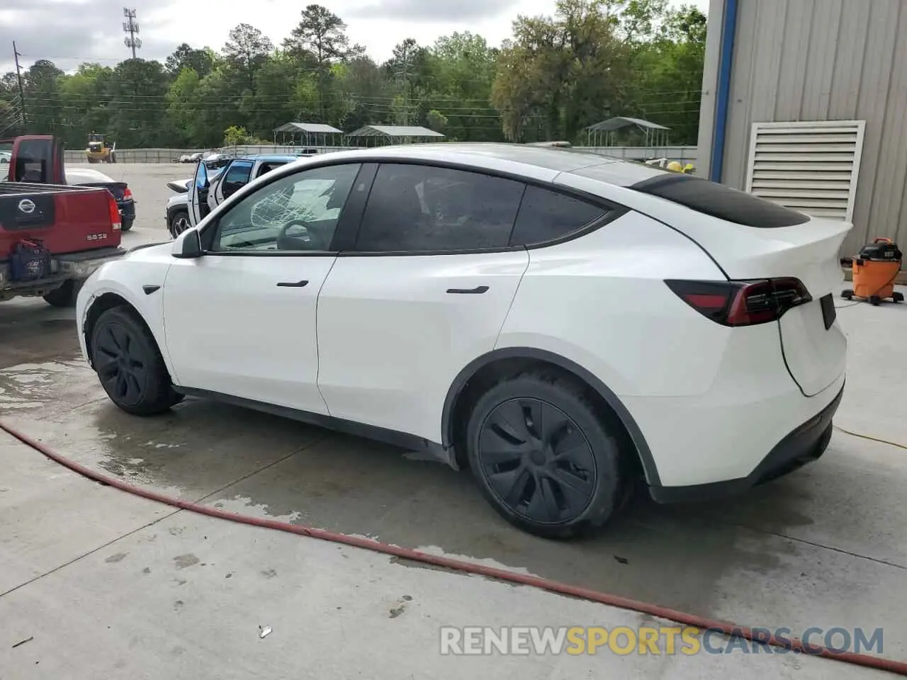 2 Photograph of a damaged car 7SAYGDEE6SA340655 TESLA MODEL Y 2025