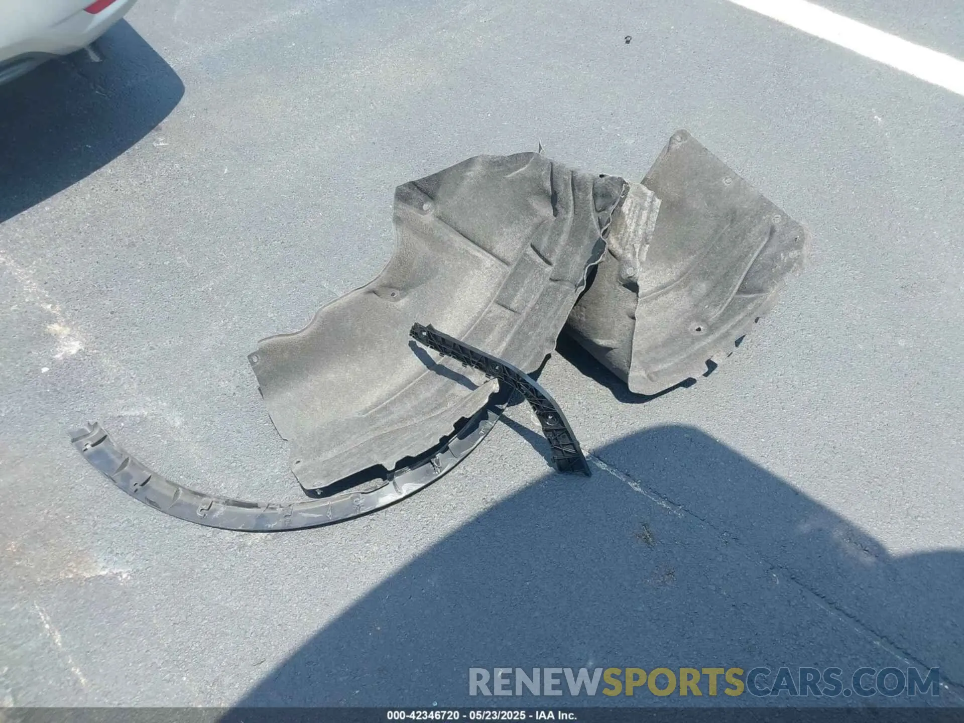 11 Photograph of a damaged car 7SAYGDEE6SA350229 TESLA MODEL Y 2025