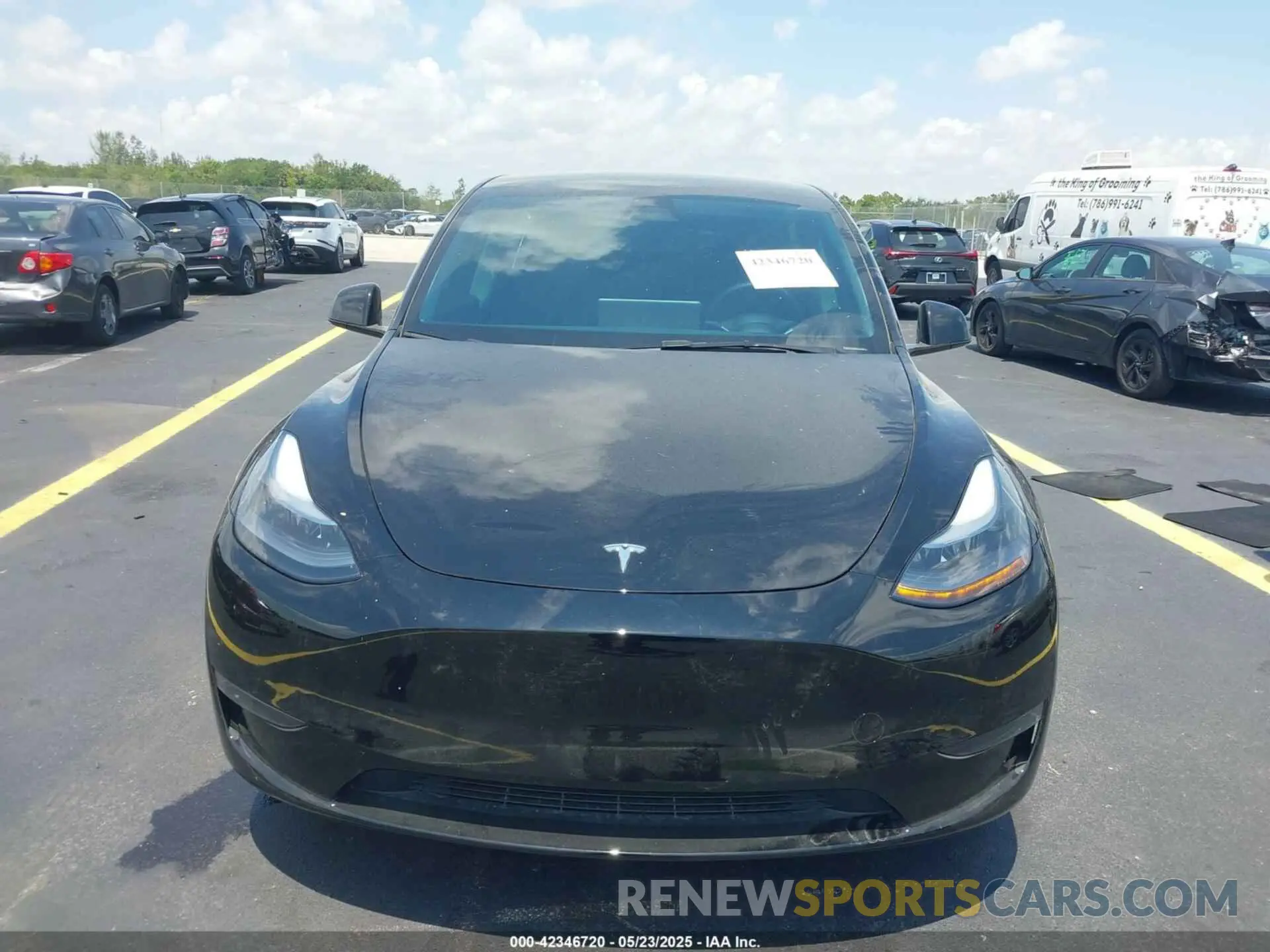 12 Photograph of a damaged car 7SAYGDEE6SA350229 TESLA MODEL Y 2025