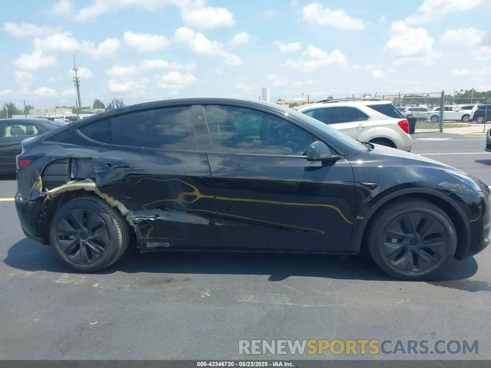 13 Photograph of a damaged car 7SAYGDEE6SA350229 TESLA MODEL Y 2025