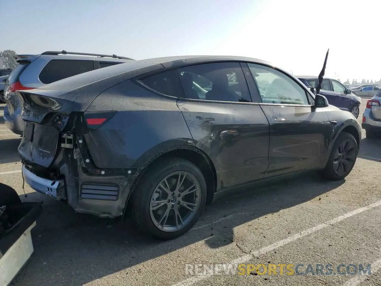 3 Photograph of a damaged car 7SAYGDEE6SF238937 TESLA MODEL Y 2025