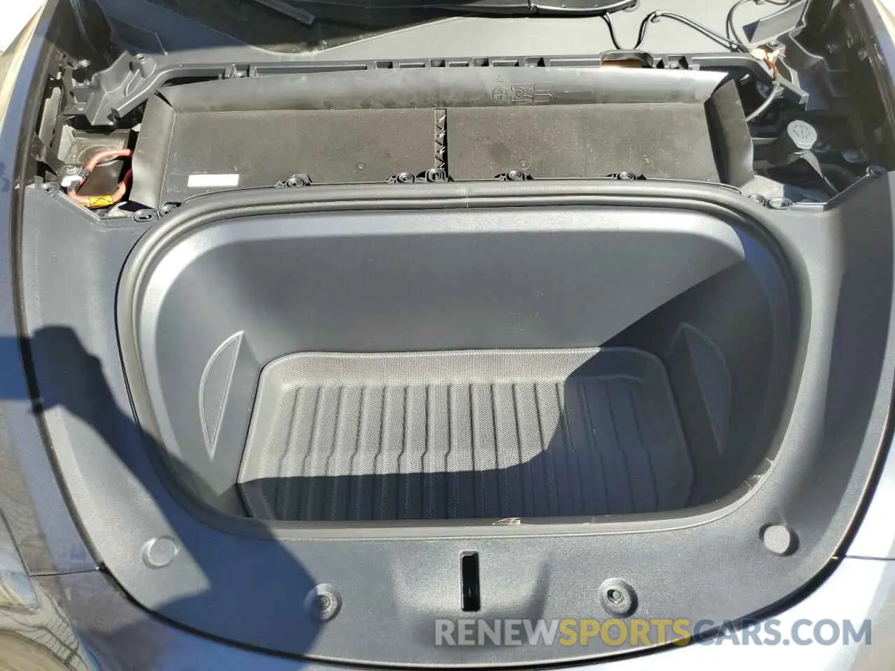 14 Photograph of a damaged car 7SAYGDEE7SA345301 TESLA MODEL Y 2025