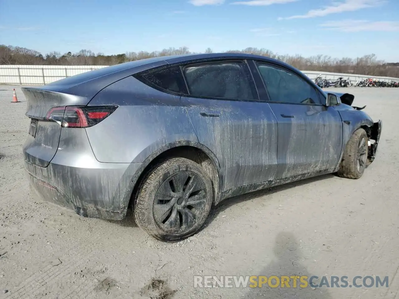 3 Фотография поврежденного автомобиля 7SAYGDEE7SA345606 TESLA MODEL Y 2025