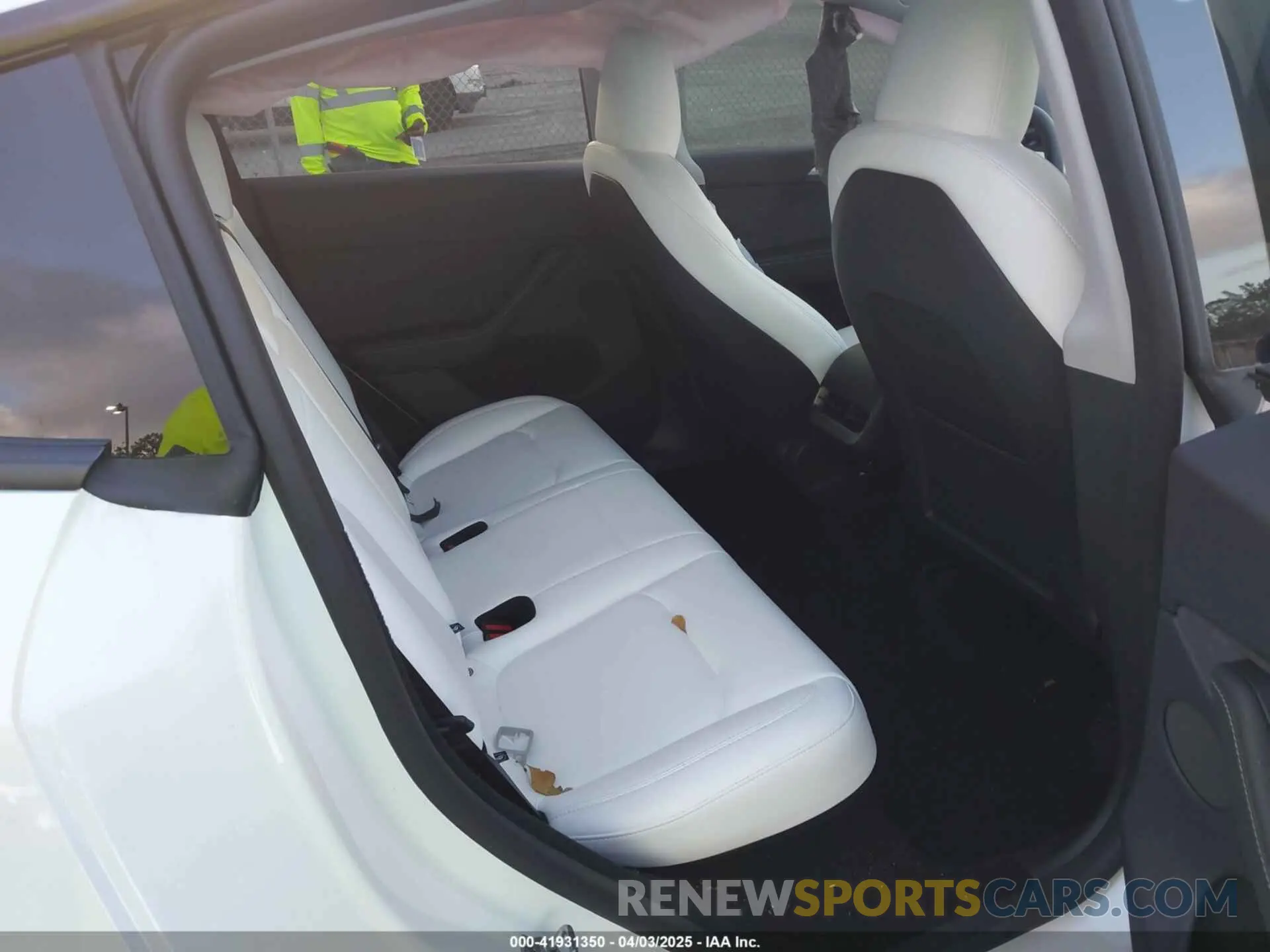 8 Photograph of a damaged car 7SAYGDEE7SA345718 TESLA MODEL Y 2025