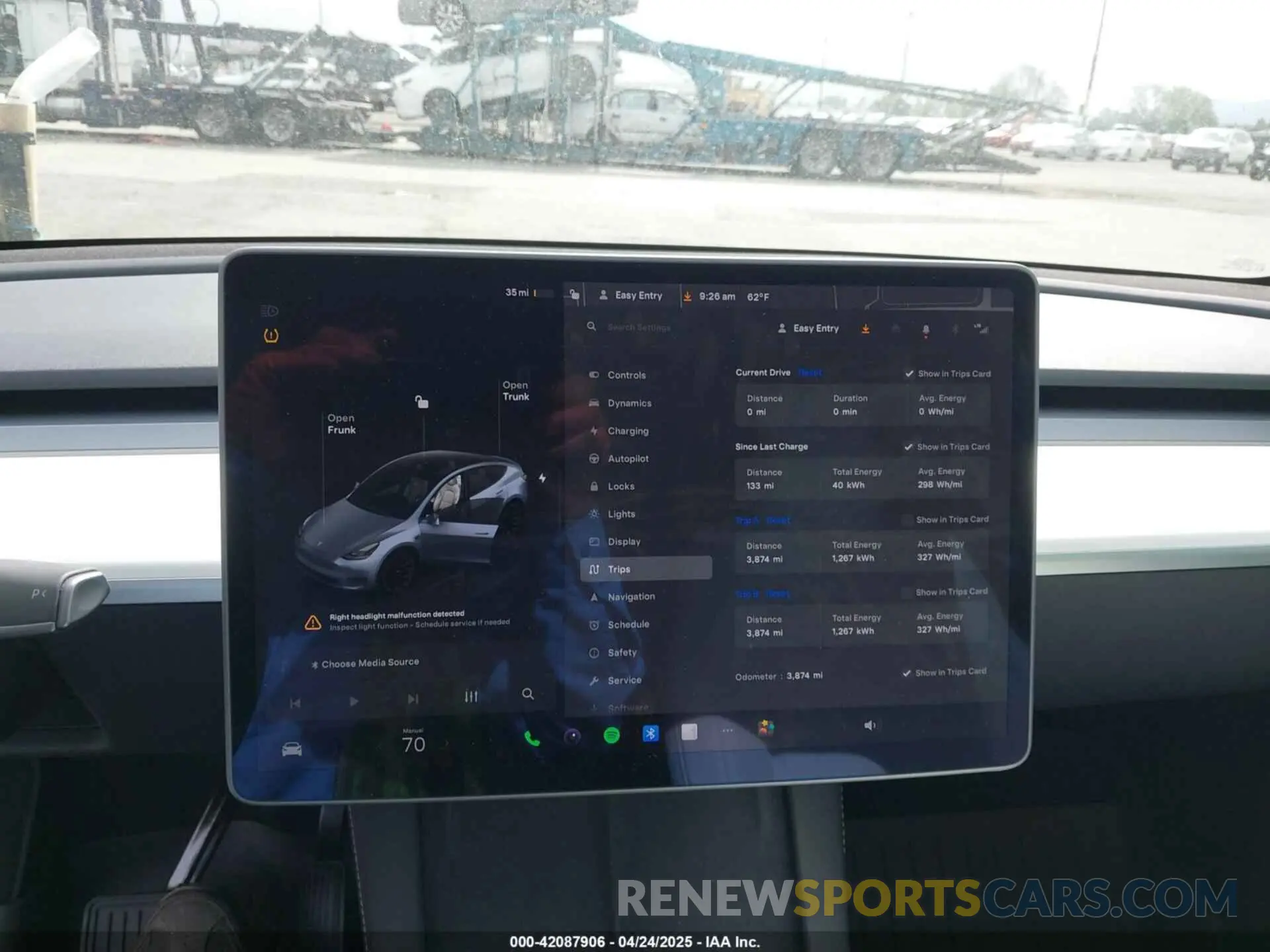18 Photograph of a damaged car 7SAYGDEE7SF247212 TESLA MODEL Y 2025