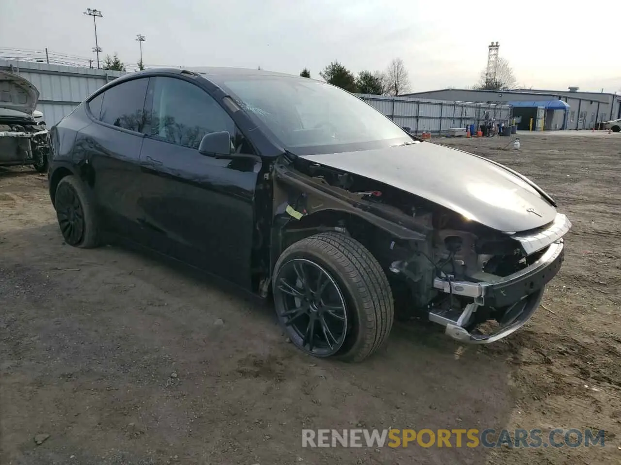 4 Photograph of a damaged car 7SAYGDEE7SF288570 TESLA MODEL Y 2025