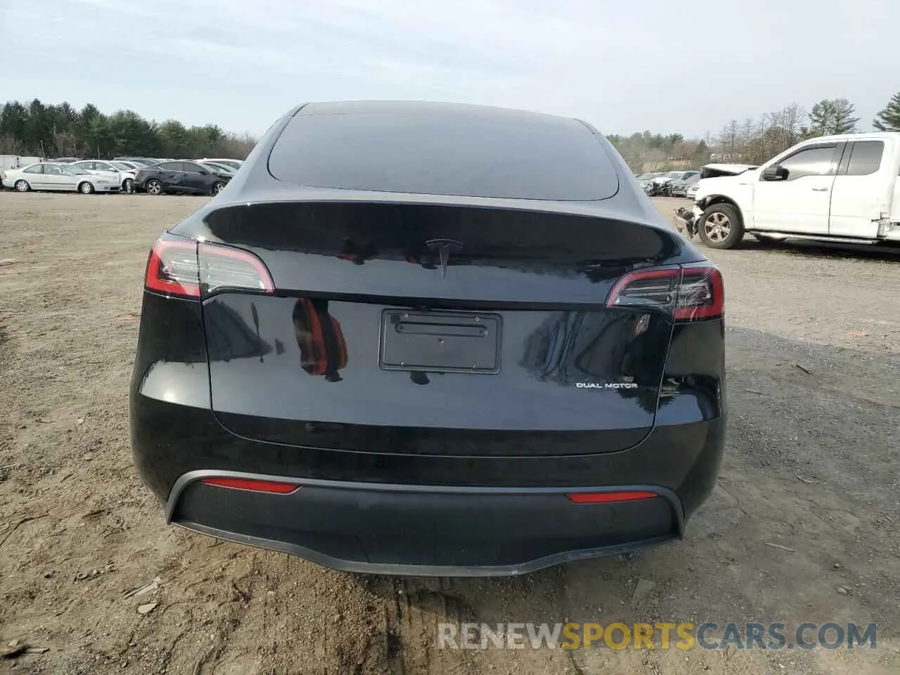 6 Photograph of a damaged car 7SAYGDEE7SF288570 TESLA MODEL Y 2025