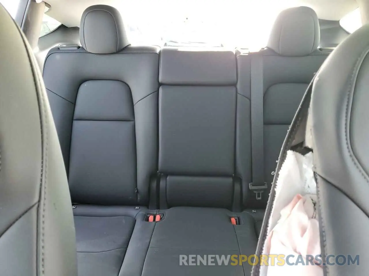 10 Photograph of a damaged car 7SAYGDEE8SA338745 TESLA MODEL Y 2025