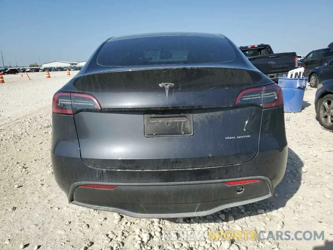 6 Photograph of a damaged car 7SAYGDEE8SA338745 TESLA MODEL Y 2025