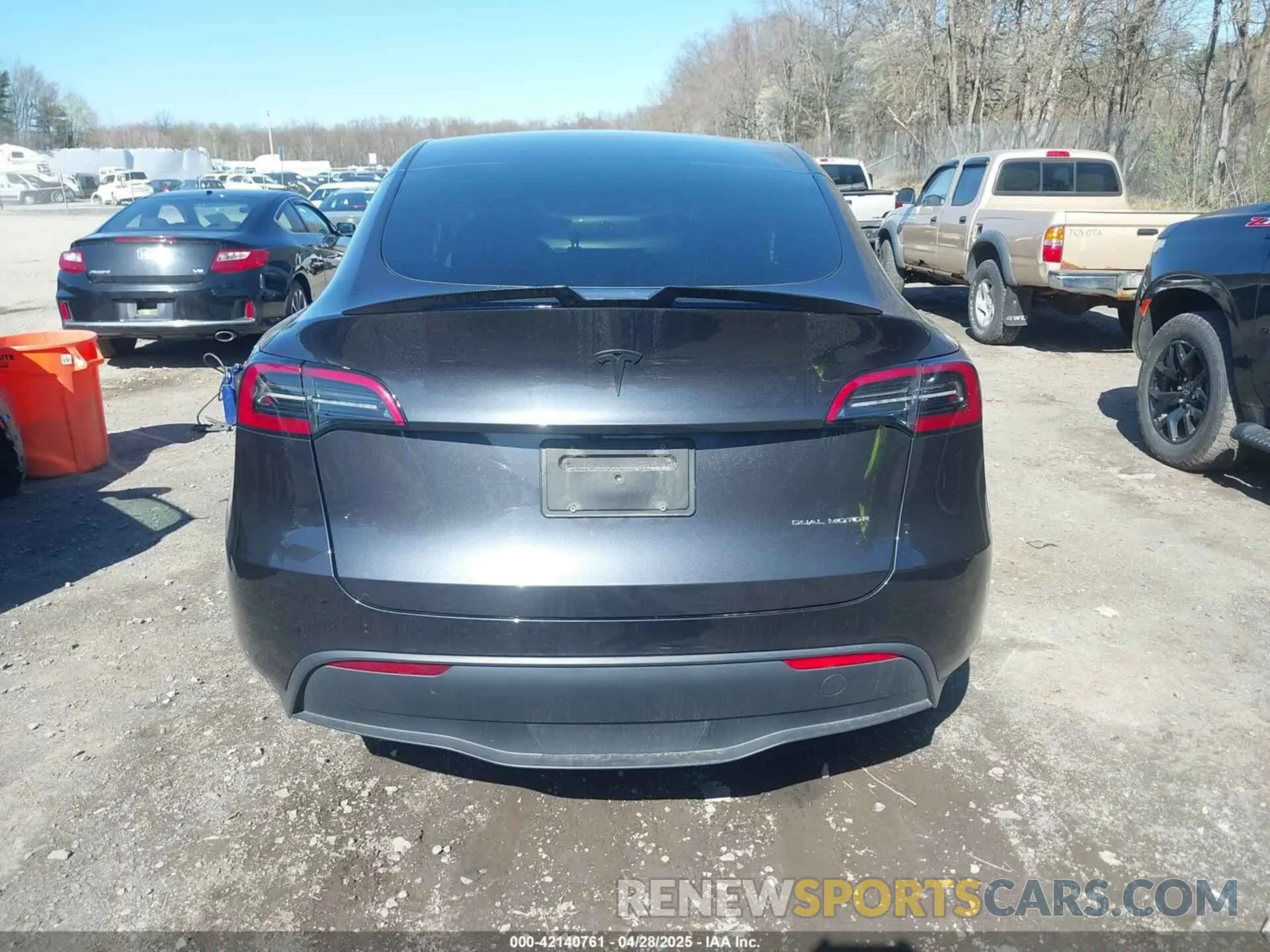16 Photograph of a damaged car 7SAYGDEE8SF244254 TESLA MODEL Y 2025