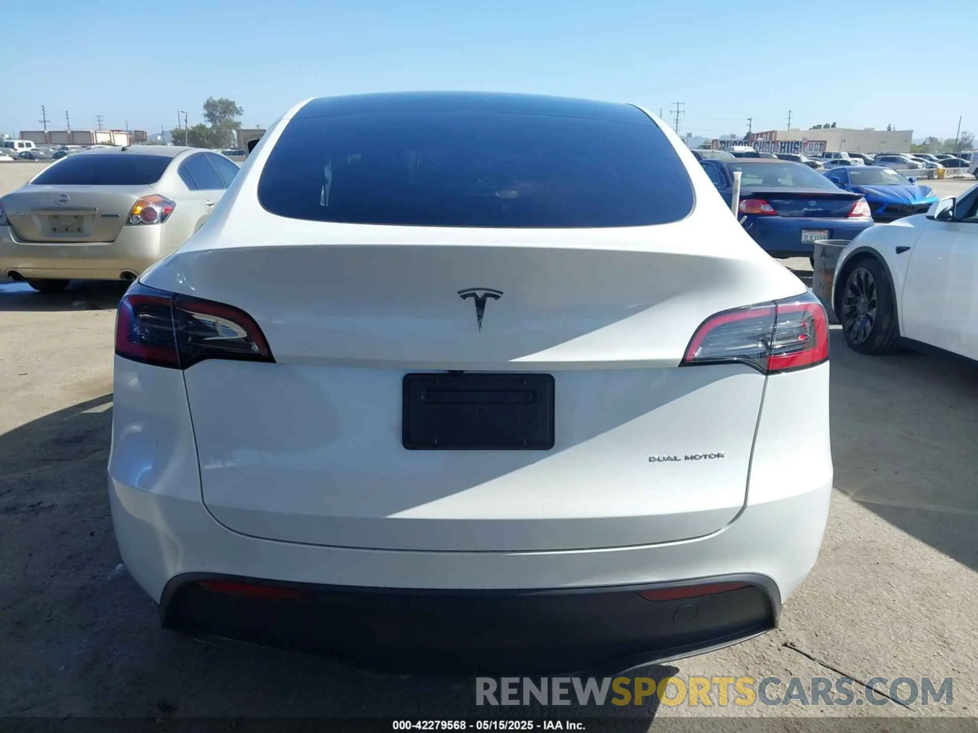 17 Photograph of a damaged car 7SAYGDEE8SF256856 TESLA MODEL Y 2025