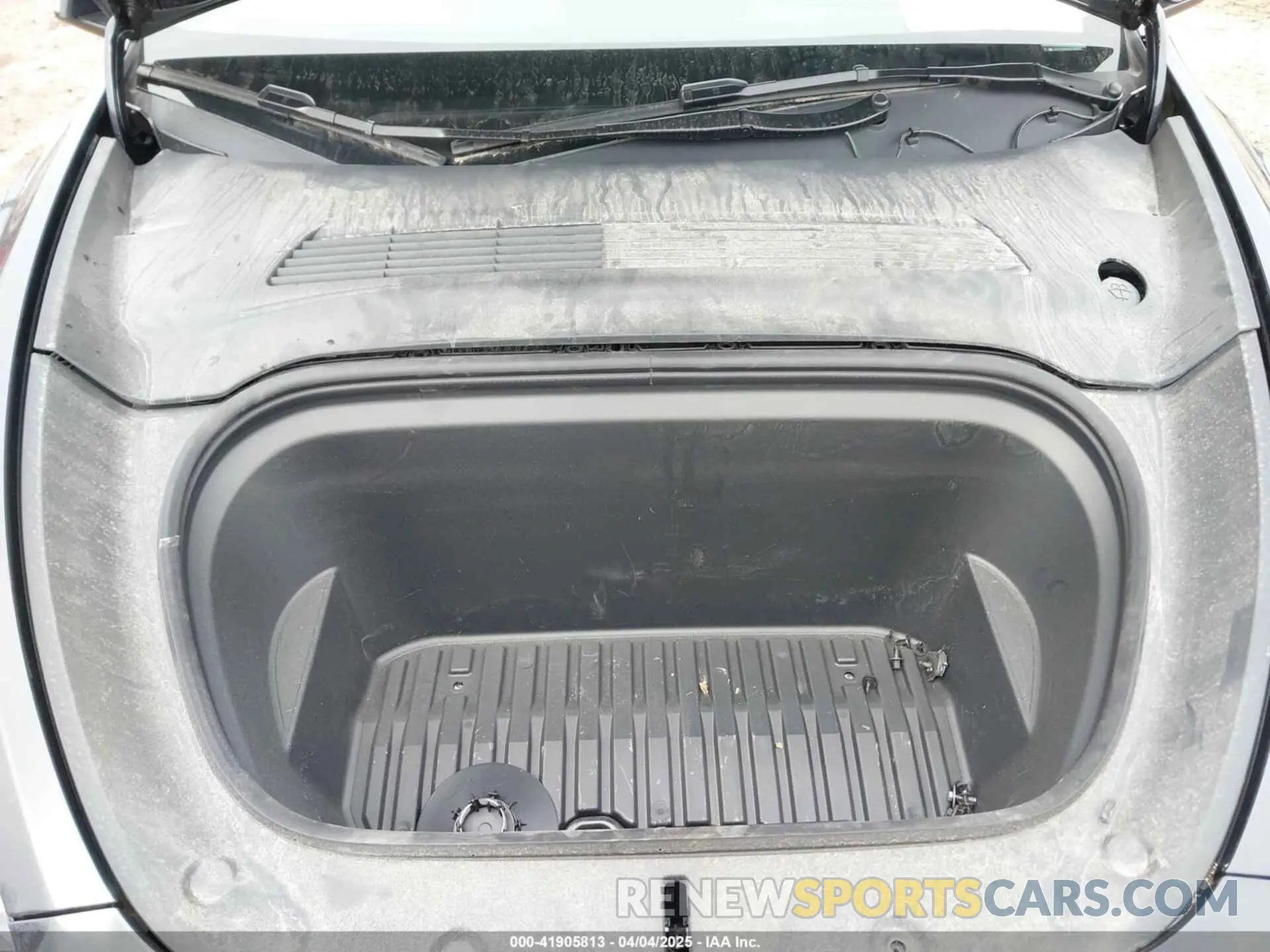 10 Photograph of a damaged car 7SAYGDEEXSF266143 TESLA MODEL Y 2025