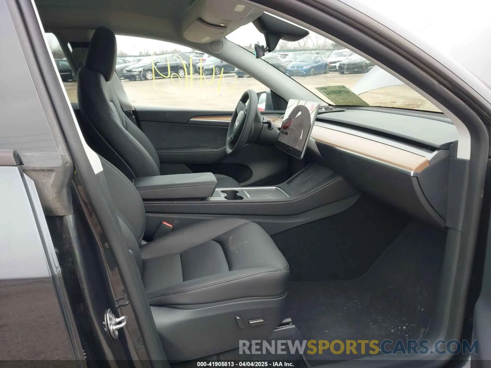 5 Photograph of a damaged car 7SAYGDEEXSF266143 TESLA MODEL Y 2025