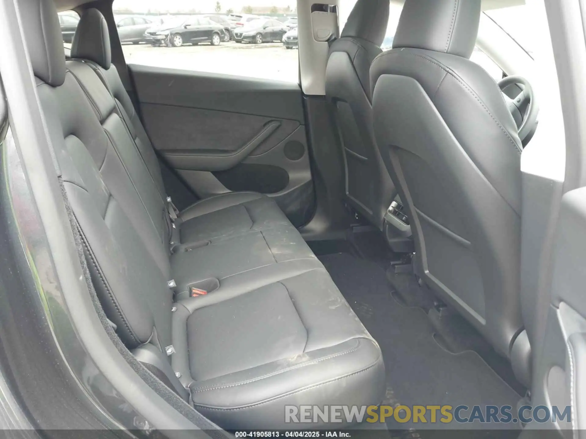 8 Photograph of a damaged car 7SAYGDEEXSF266143 TESLA MODEL Y 2025
