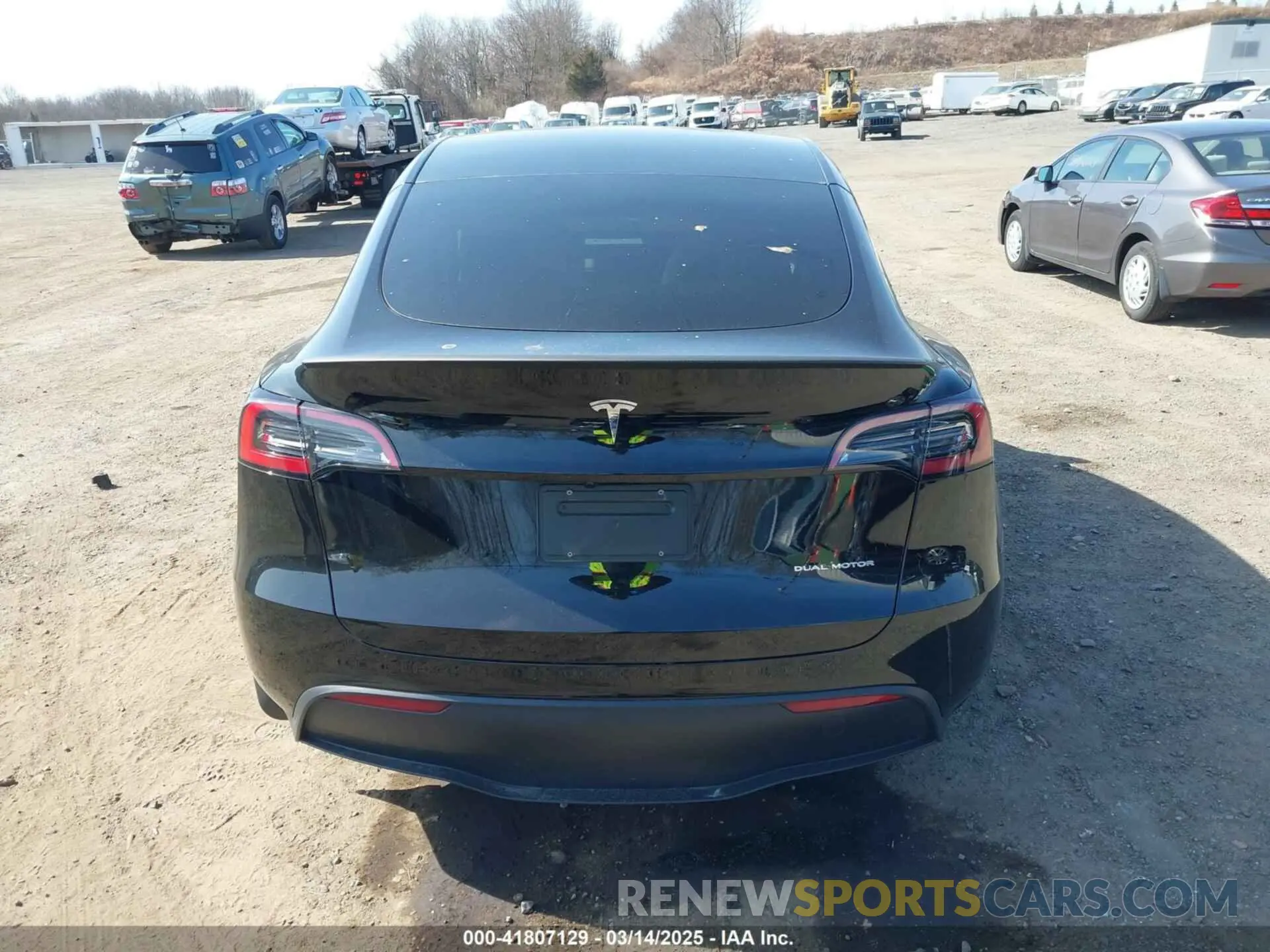 16 Photograph of a damaged car 7SAYGDEEXSF267888 TESLA MODEL Y 2025