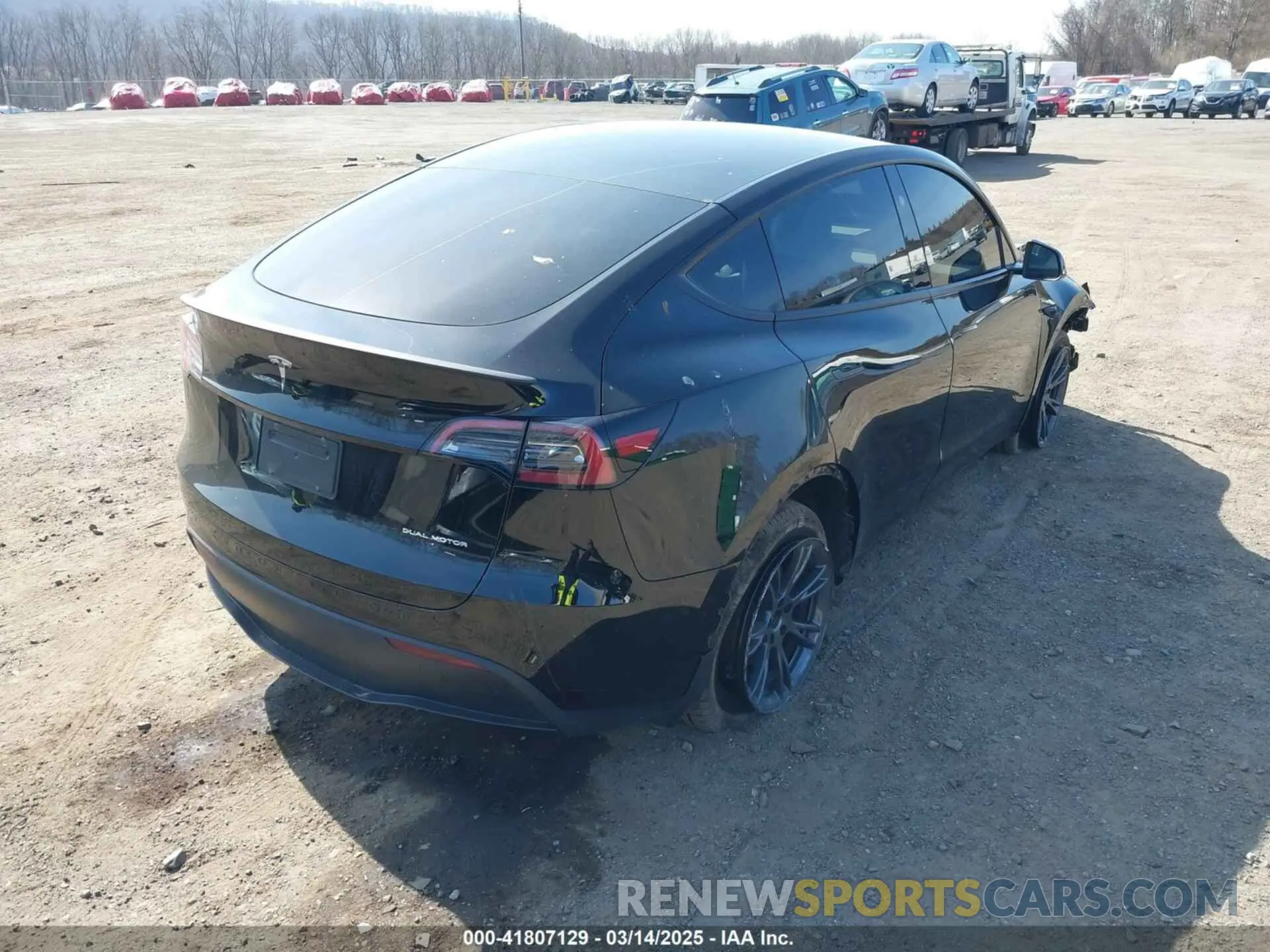 4 Photograph of a damaged car 7SAYGDEEXSF267888 TESLA MODEL Y 2025