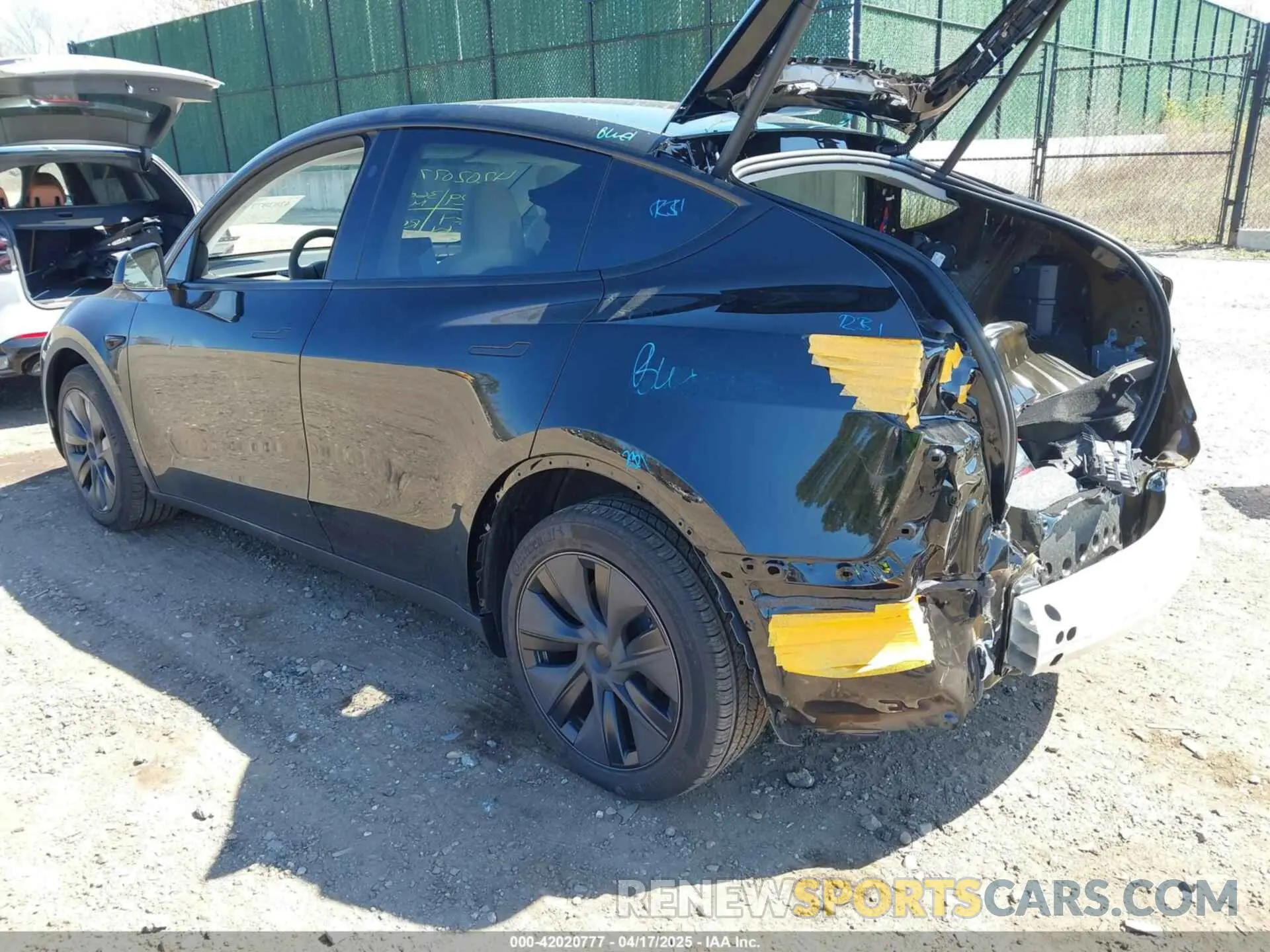 3 Photograph of a damaged car 7SAYGDEEXSF297876 TESLA MODEL Y 2025