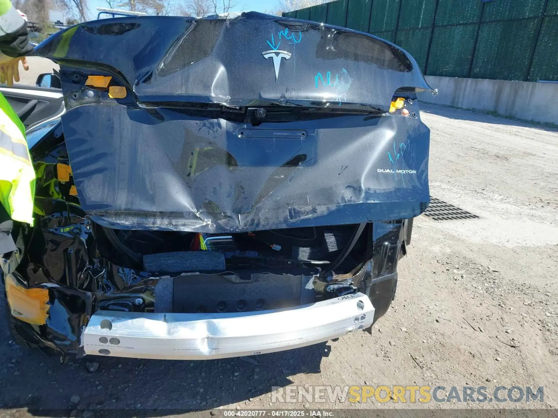 6 Photograph of a damaged car 7SAYGDEEXSF297876 TESLA MODEL Y 2025