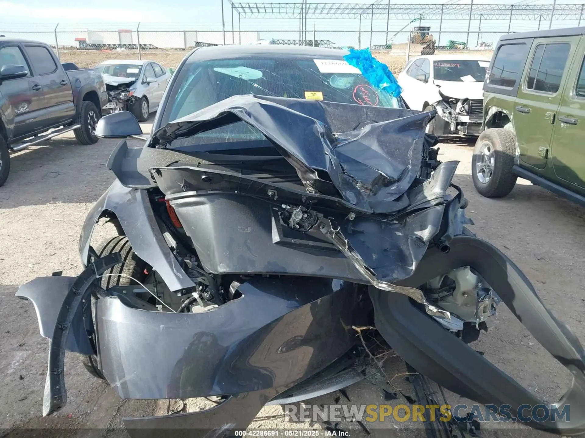 11 Photograph of a damaged car 7SAYGDEF2SA366176 TESLA MODEL Y 2025