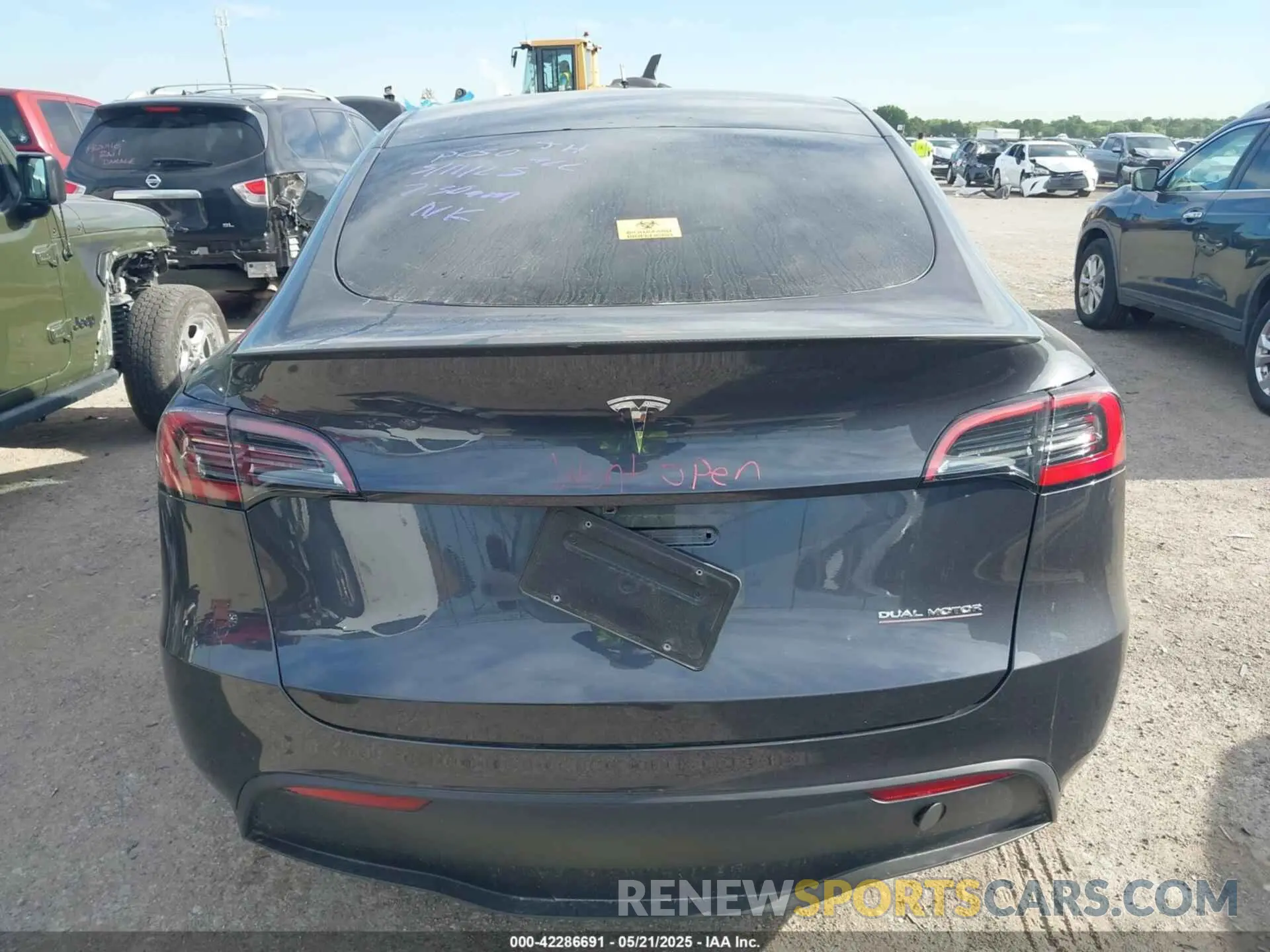 15 Photograph of a damaged car 7SAYGDEF2SA366176 TESLA MODEL Y 2025