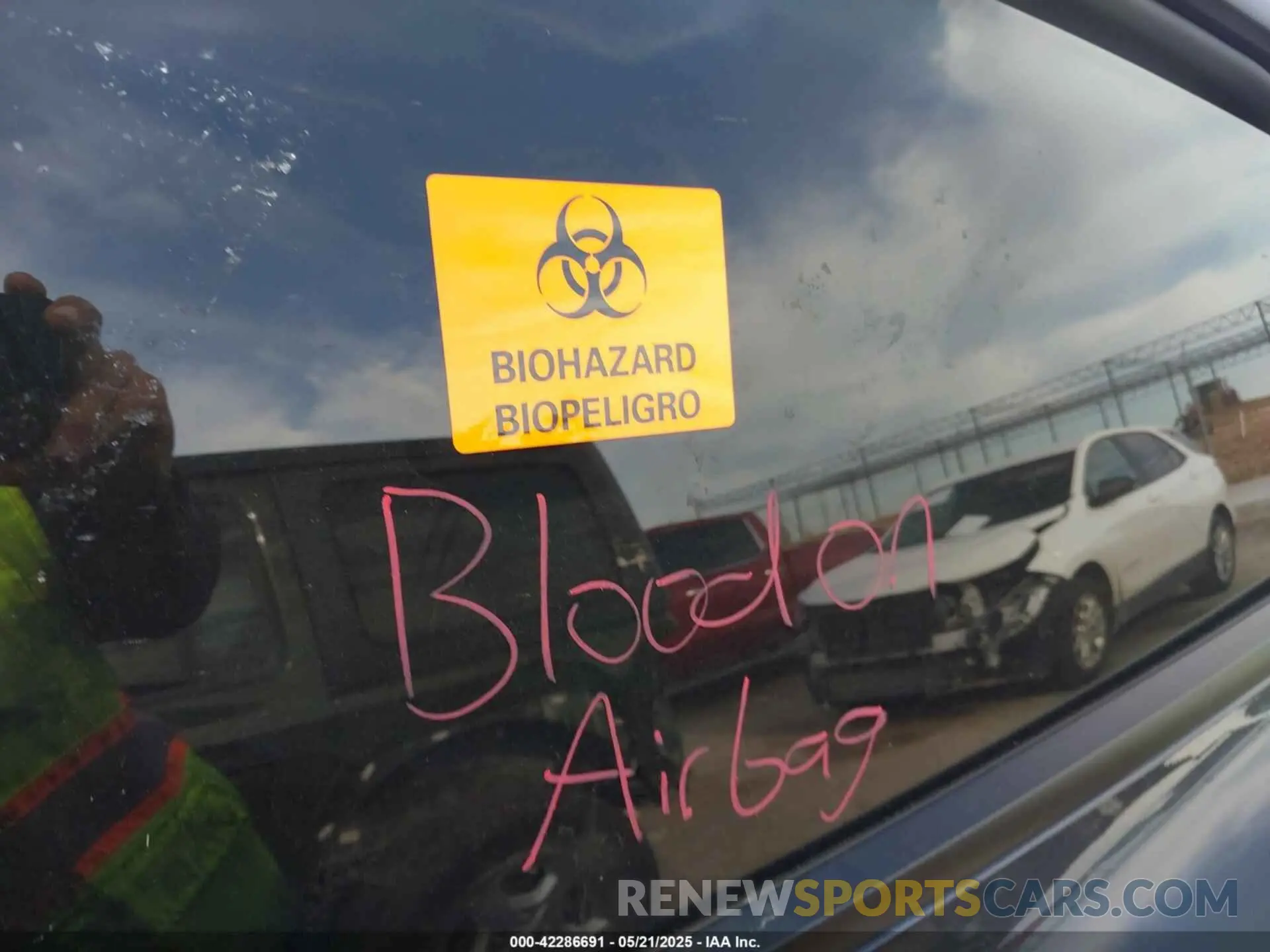 7 Photograph of a damaged car 7SAYGDEF2SA366176 TESLA MODEL Y 2025