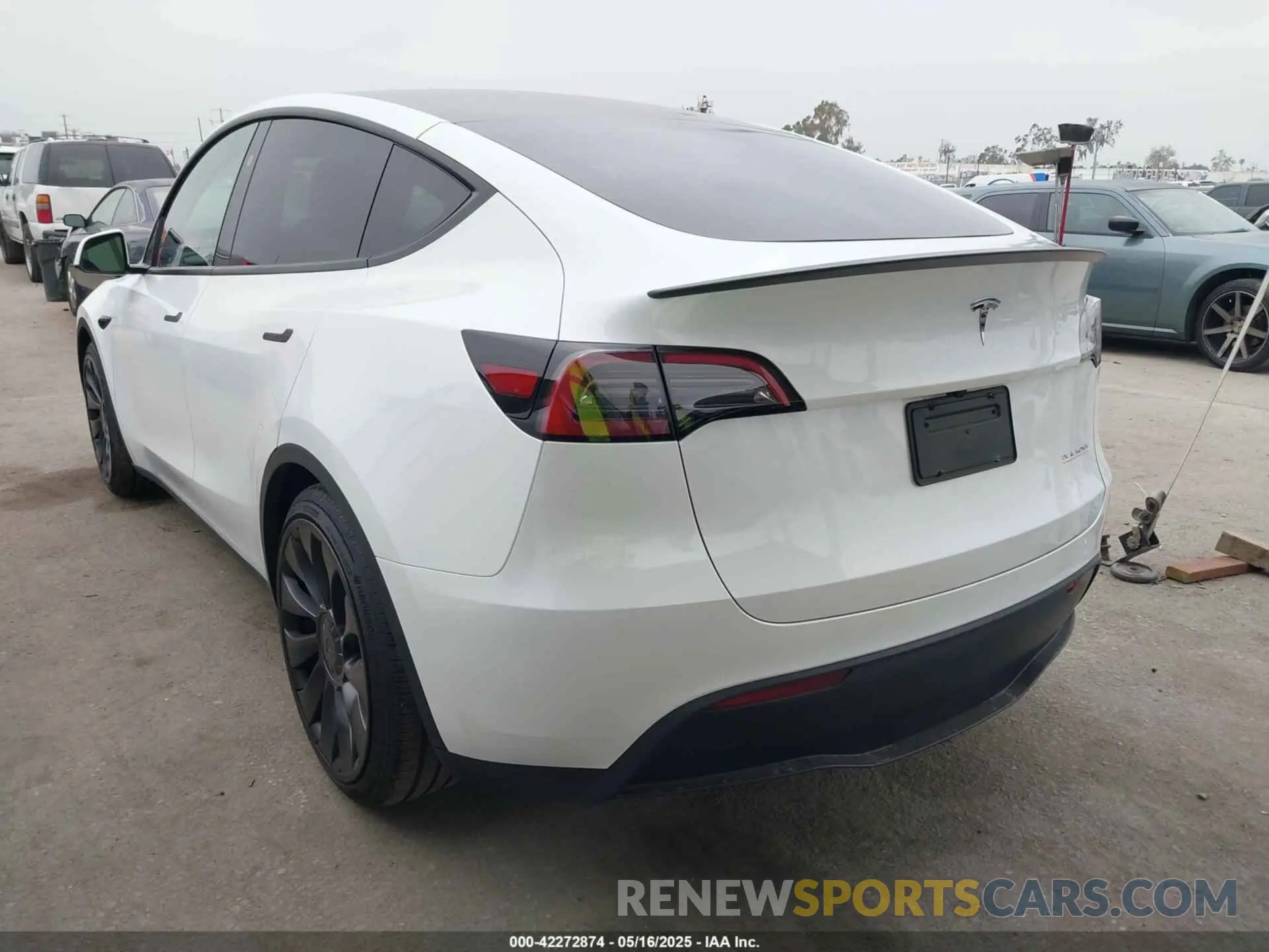 3 Photograph of a damaged car 7SAYGDEF3SF245577 TESLA MODEL Y 2025