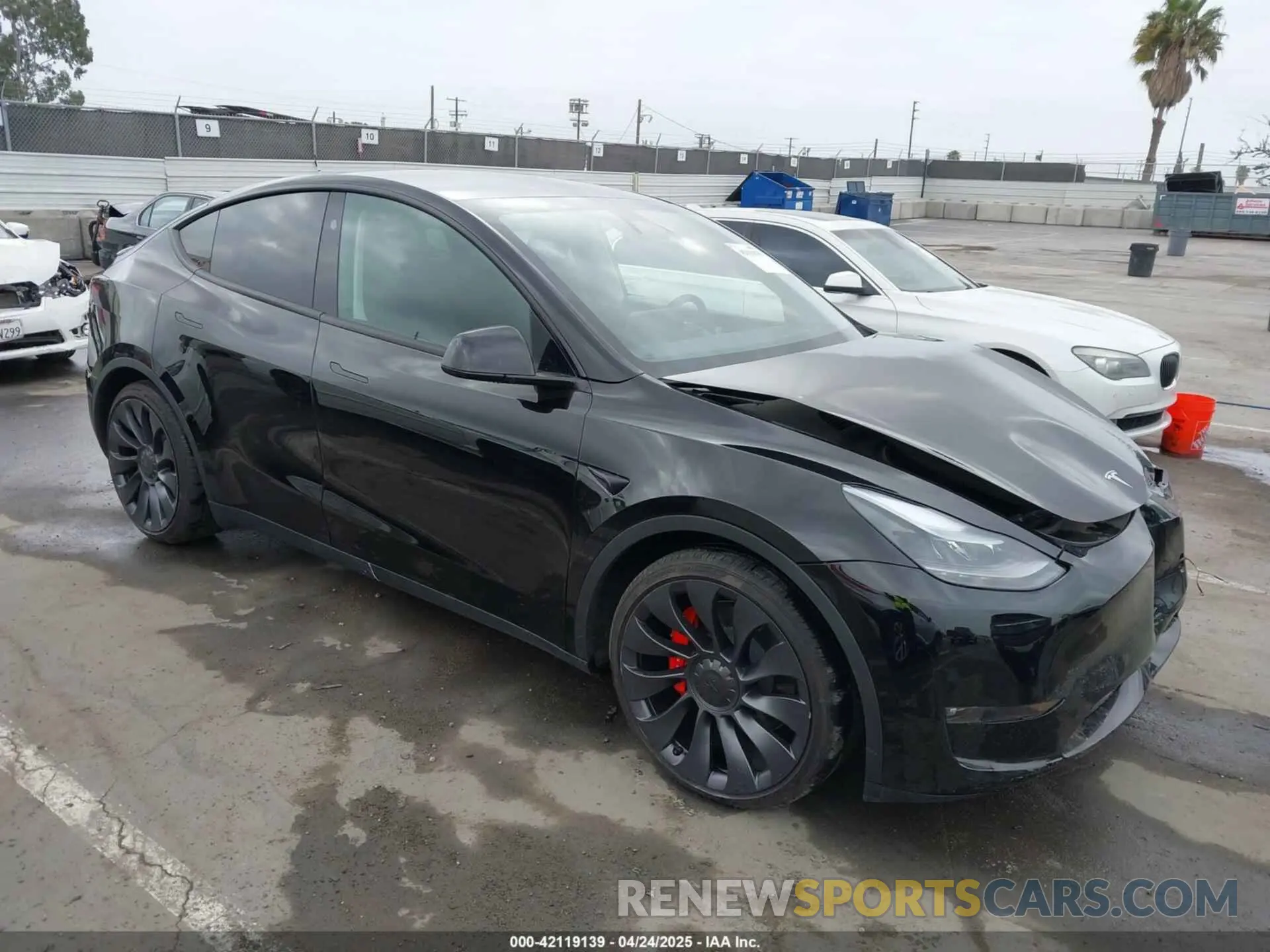 1 Photograph of a damaged car 7SAYGDEFXSF231966 TESLA MODEL Y 2025