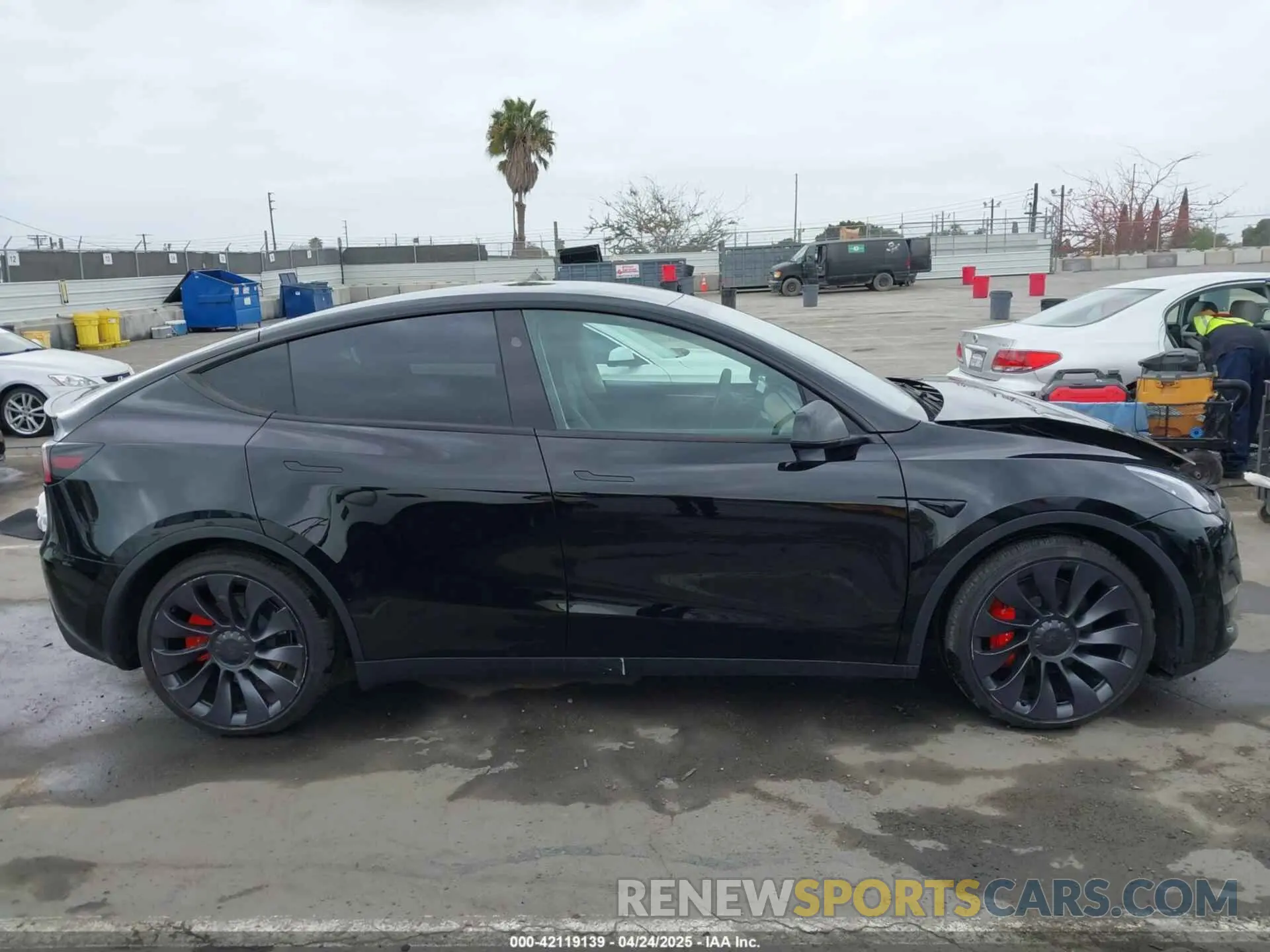 14 Photograph of a damaged car 7SAYGDEFXSF231966 TESLA MODEL Y 2025
