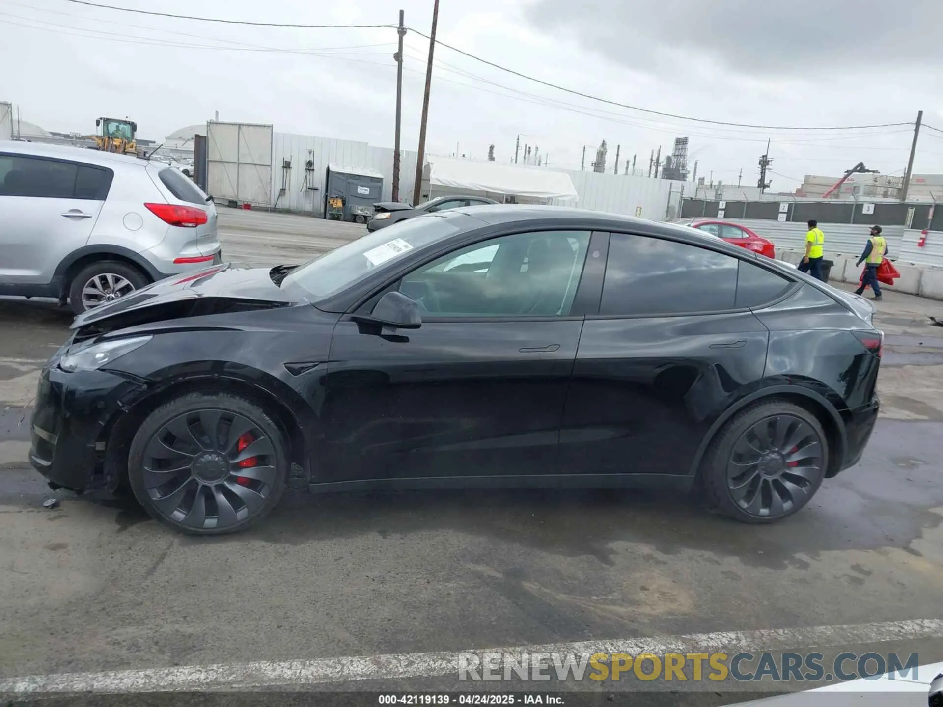 15 Photograph of a damaged car 7SAYGDEFXSF231966 TESLA MODEL Y 2025