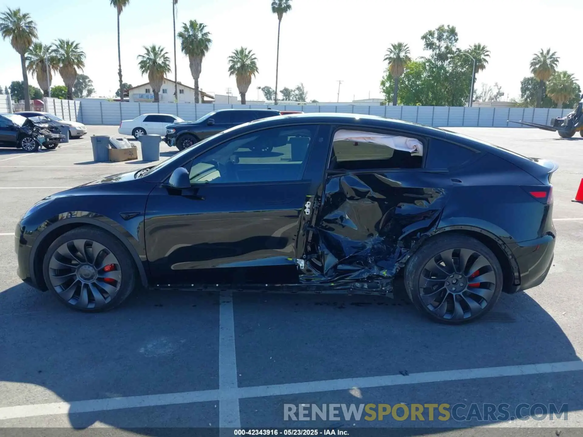 14 Фотография поврежденного автомобиля 7SAYGDEFXSF261145 TESLA MODEL Y 2025