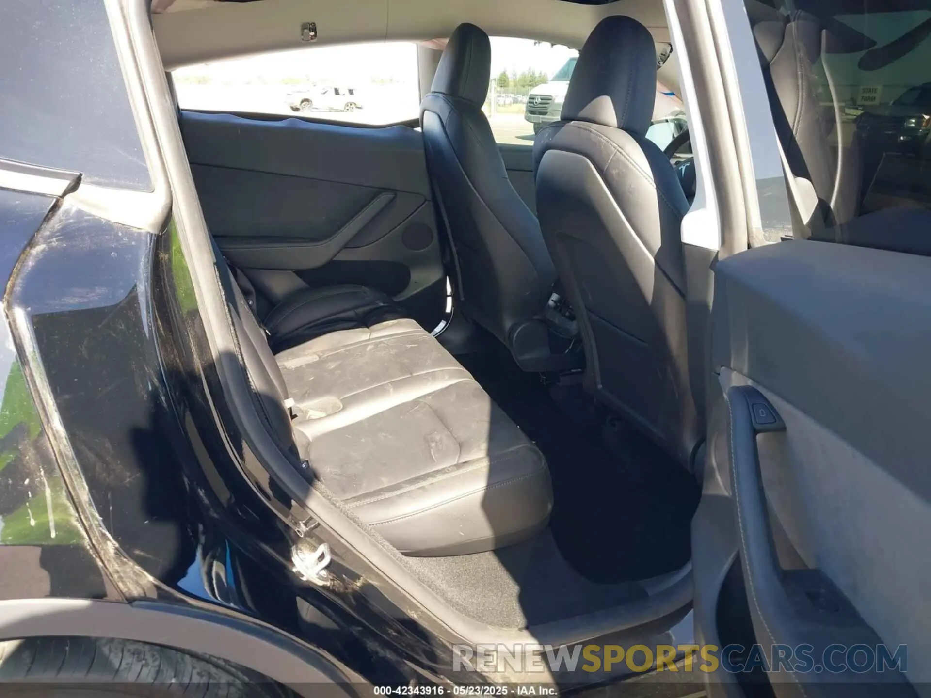 8 Фотография поврежденного автомобиля 7SAYGDEFXSF261145 TESLA MODEL Y 2025