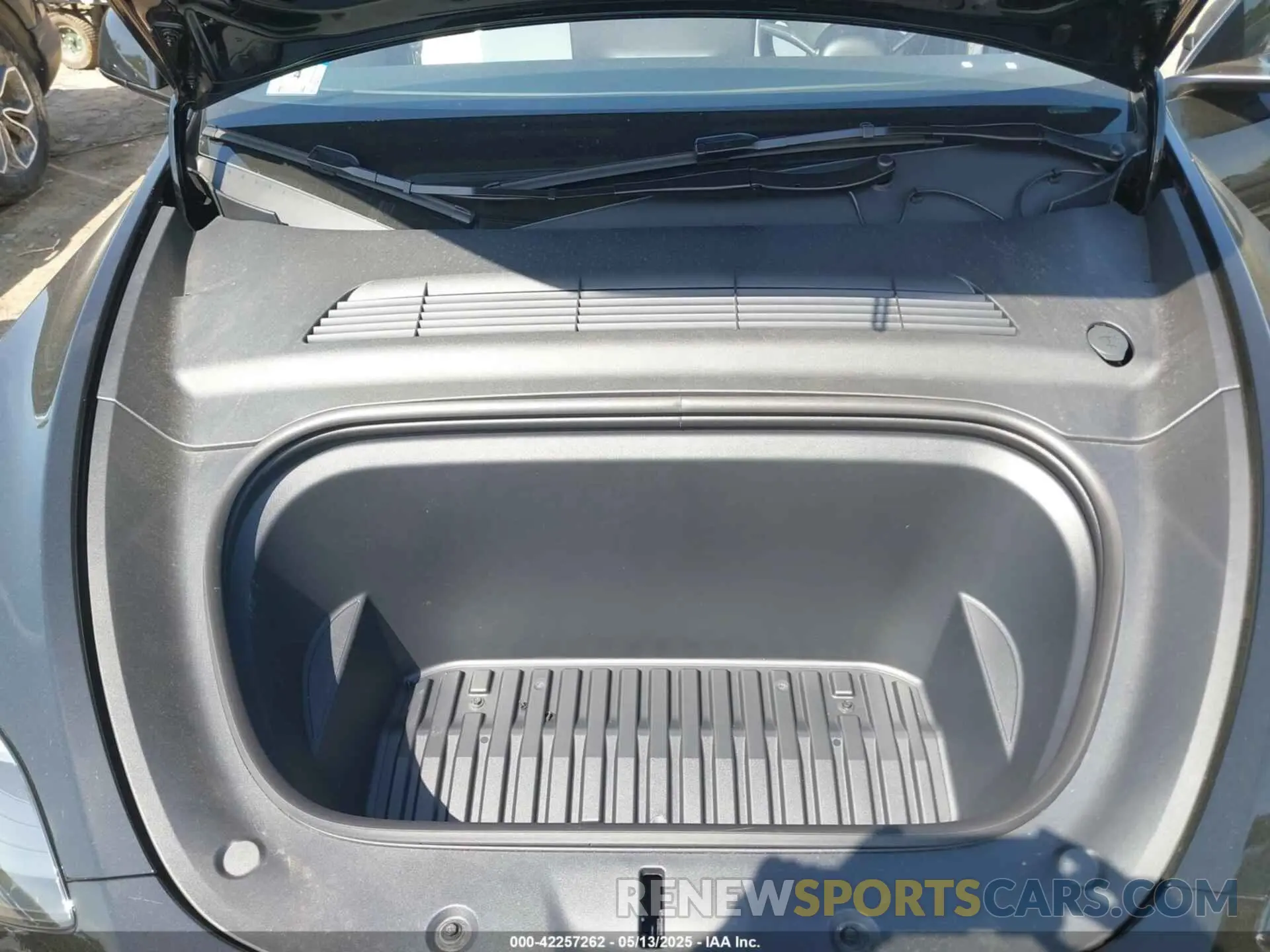 10 Фотография поврежденного автомобиля 7SAYGDEFXSF309548 TESLA MODEL Y 2025