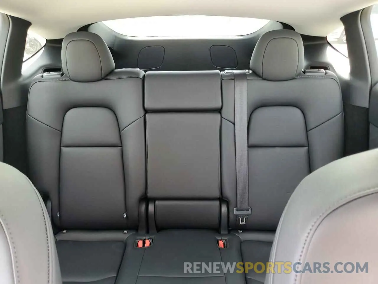 10 Photograph of a damaged car 7SAYGDEFXSF310070 TESLA MODEL Y 2025
