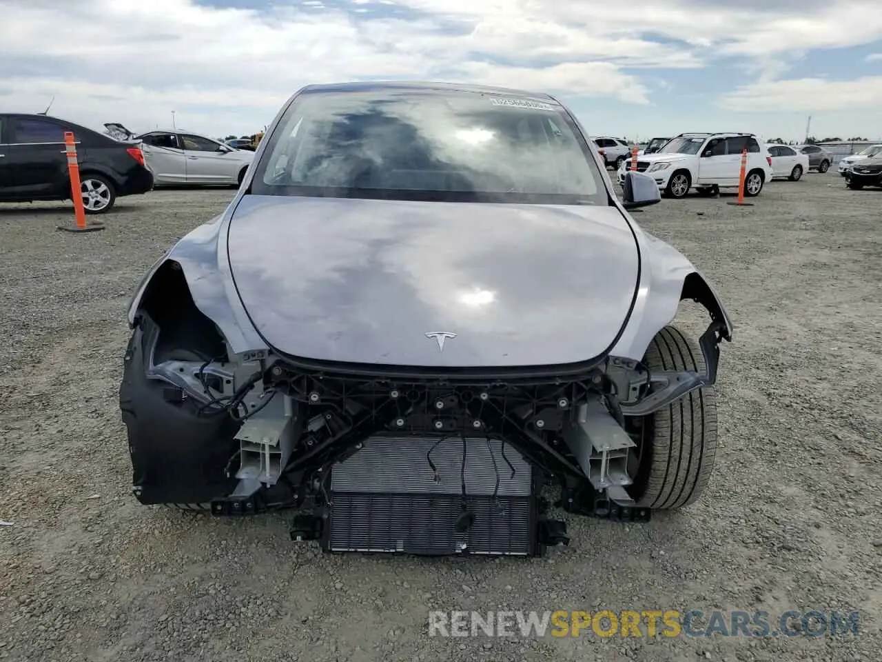 5 Photograph of a damaged car 7SAYGDEFXSF310070 TESLA MODEL Y 2025