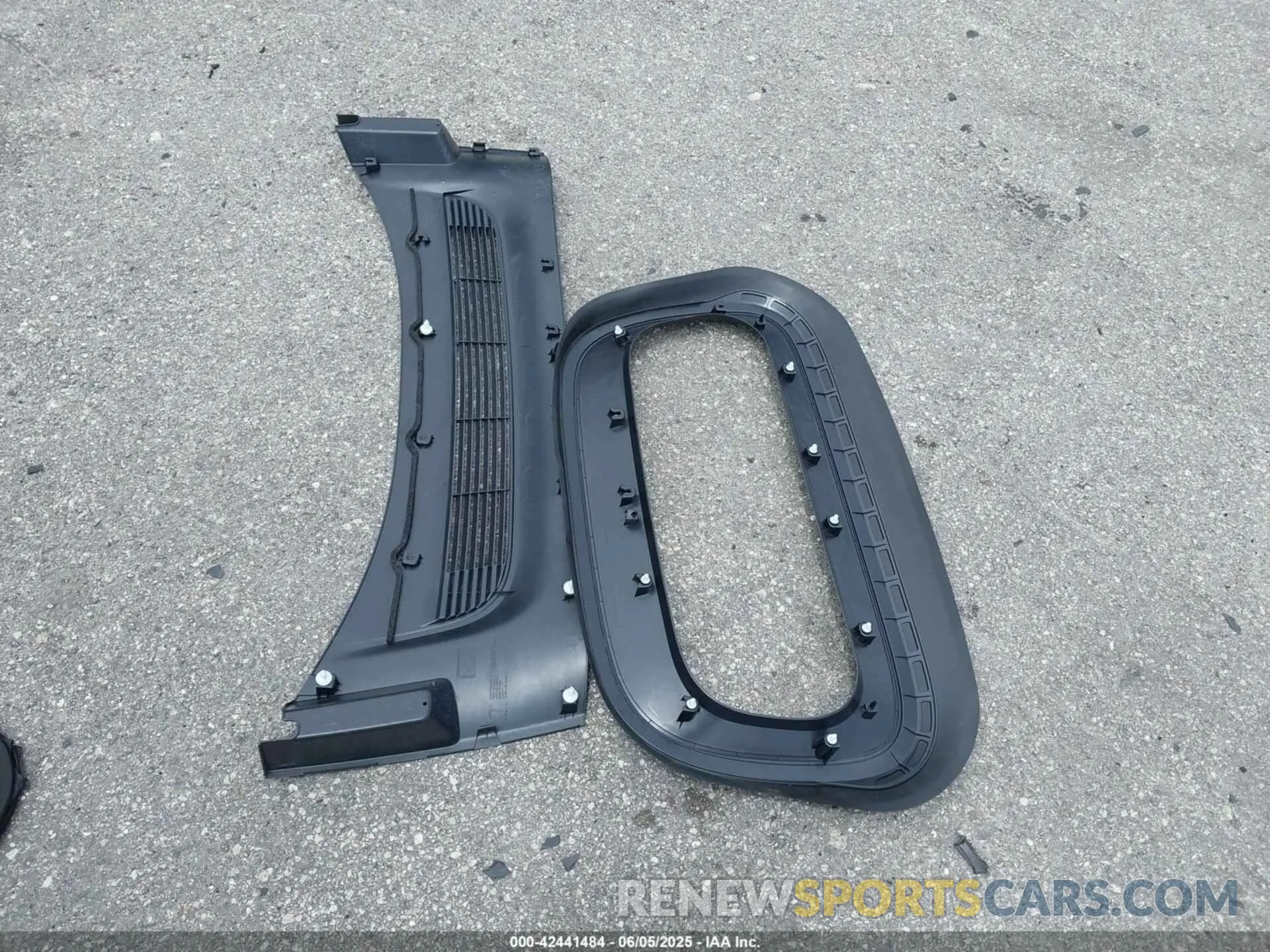 12 Фотография поврежденного автомобиля 7SAYGDEE4TA381514 TESLA MODEL Y 2026